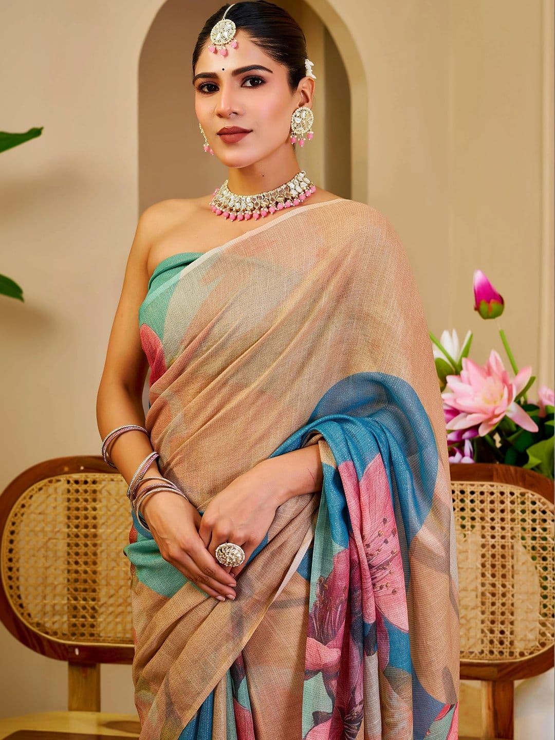 Maroosh Women Floral Silk Cotton Handloom Saree thumbnail 7