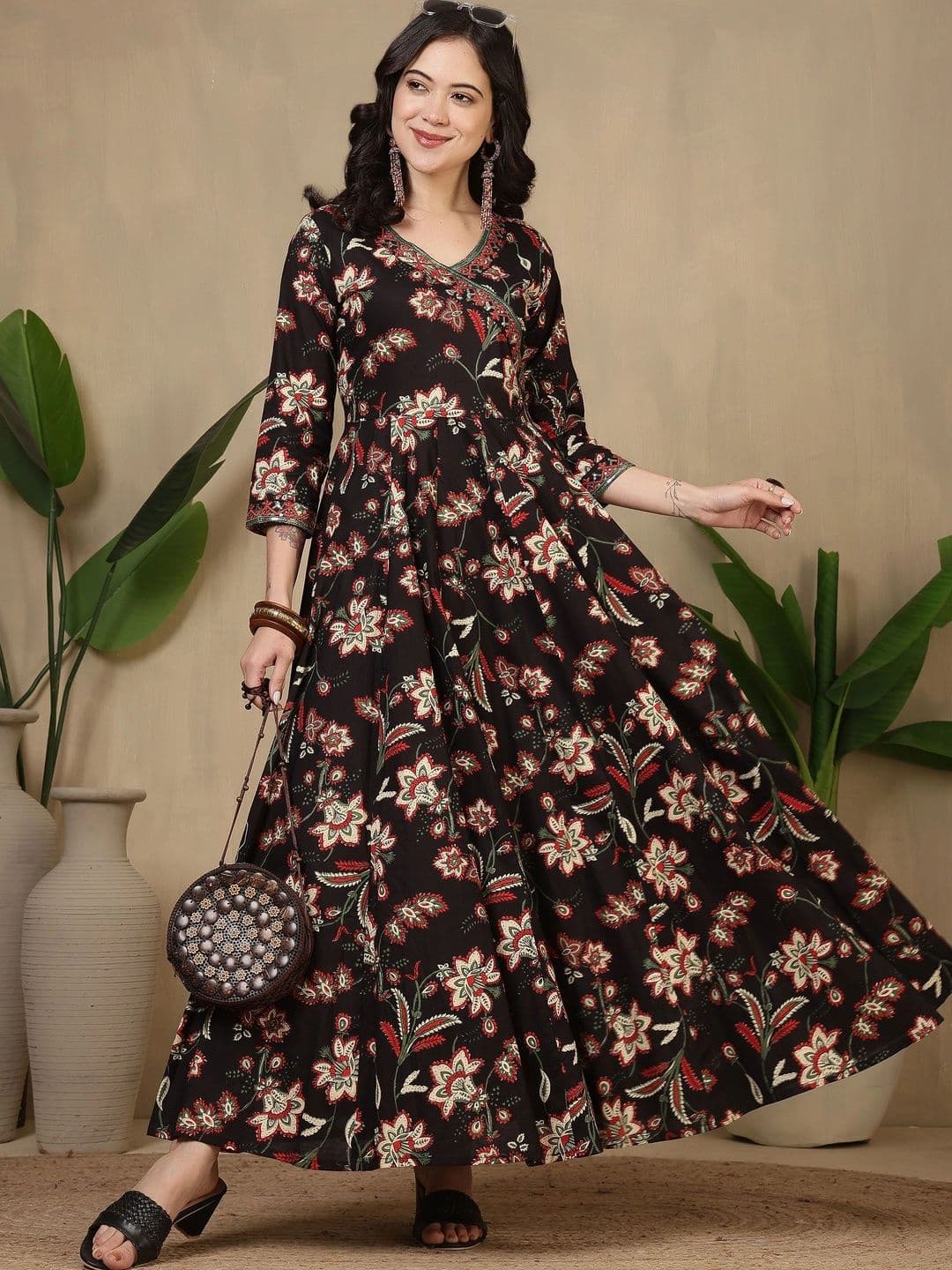 Sangria Women Floral Printed Floral Anarkali Kurta thumbnail 2