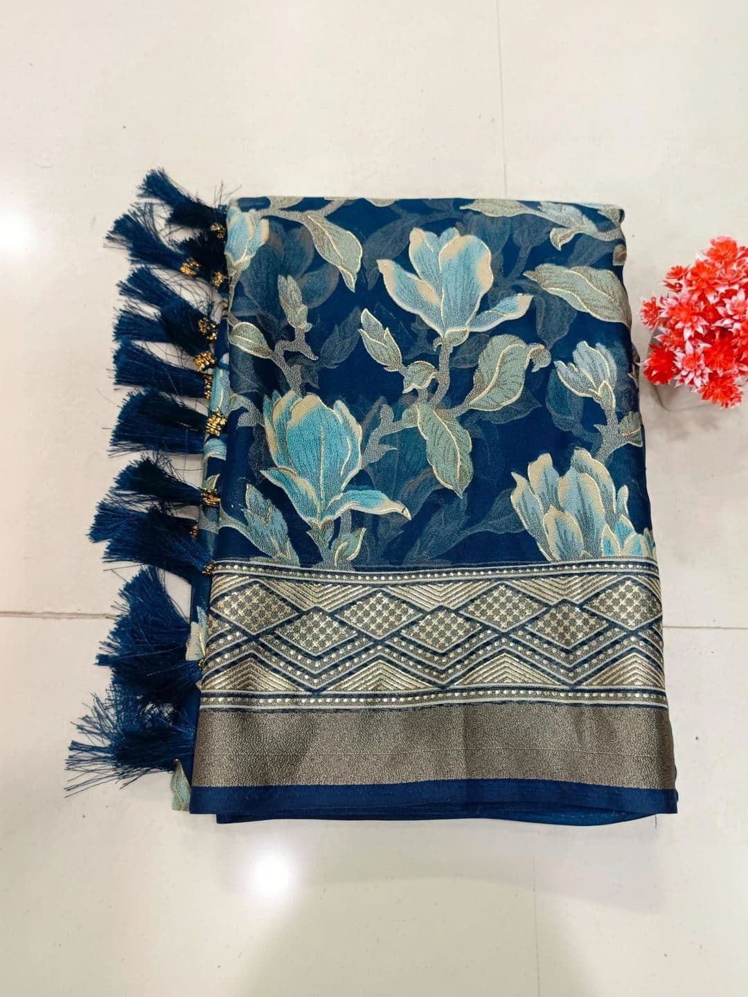 NARI DREAM Ethnic Motifs Zari Brasso Saree thumbnail 2