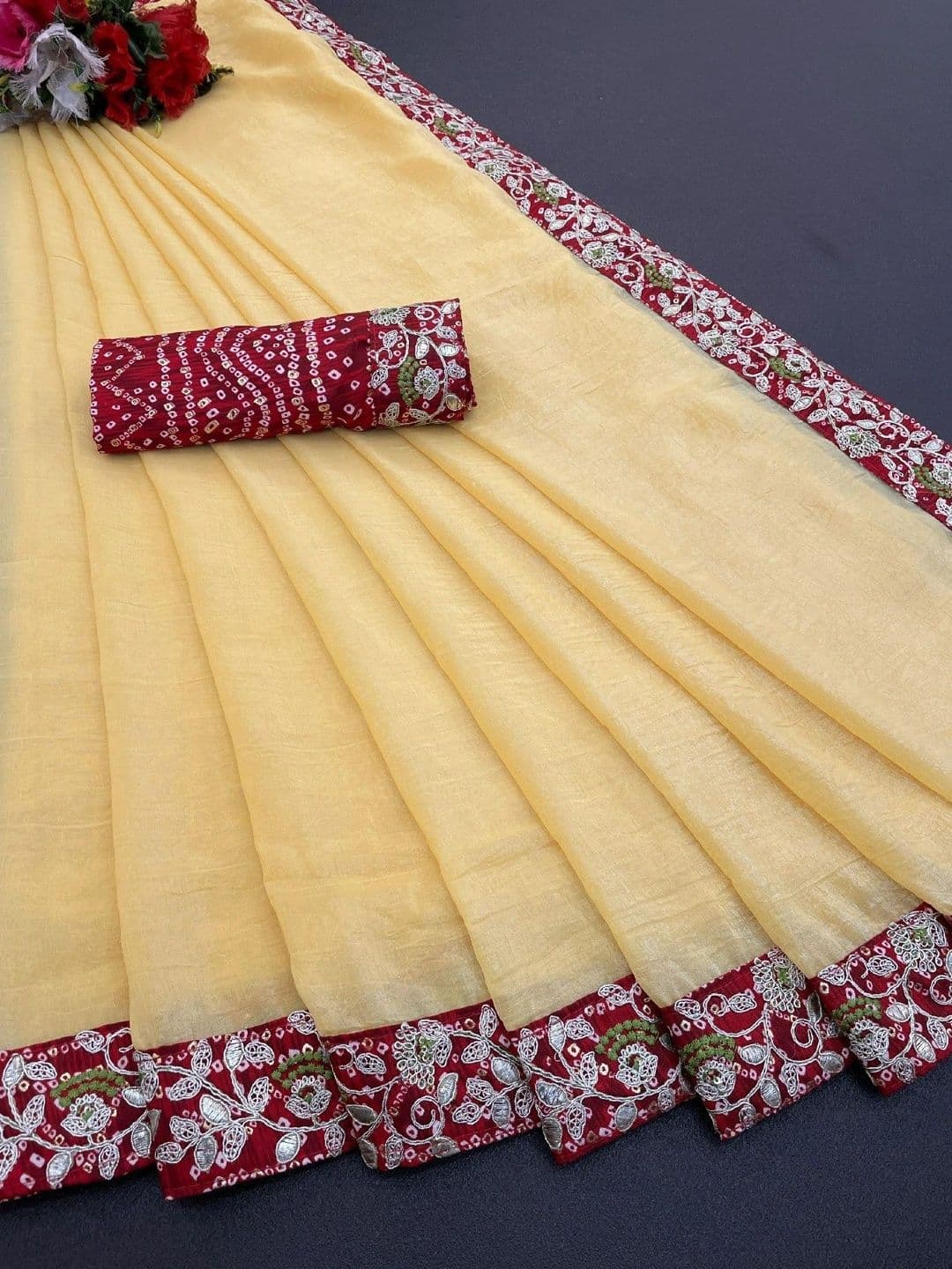 SmileyFashion Floral Embroidered Poly Chiffon Designer Saree thumbnail 4