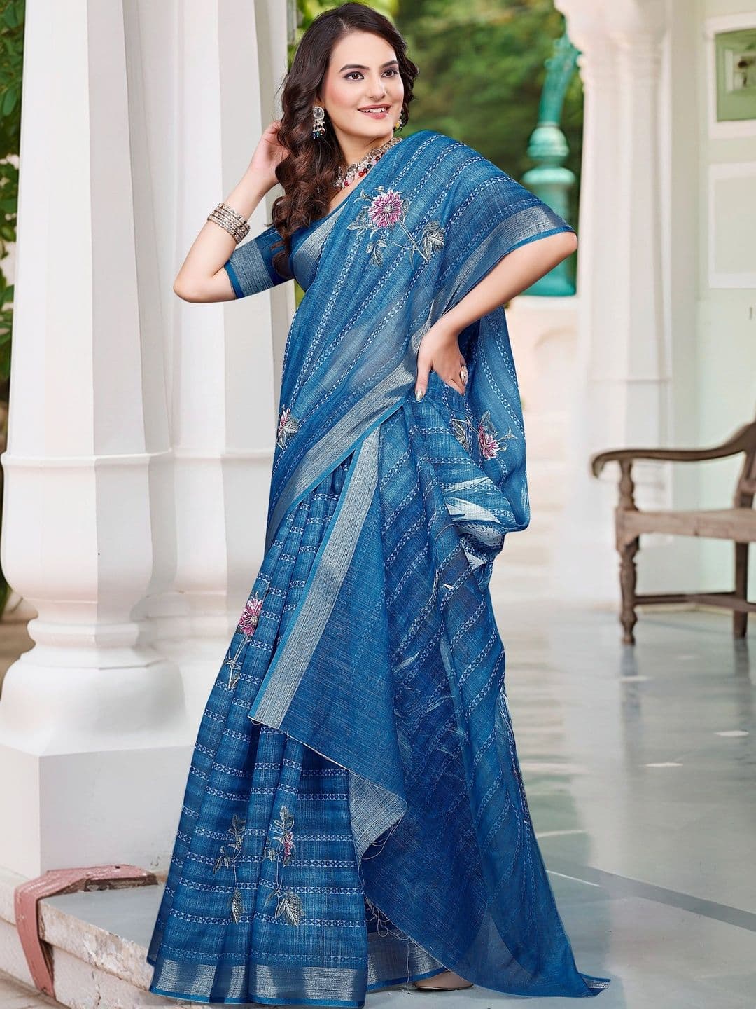 HERE&NOW Floral Embroidered Saree thumbnail 5