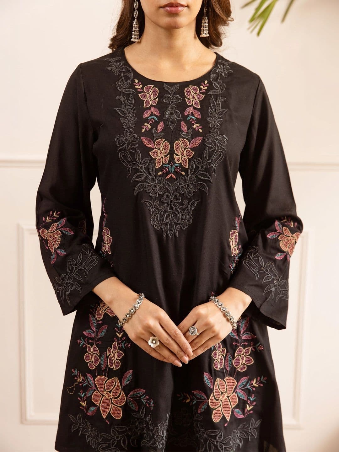 Sangria Women Ethnic Motifs Embroidered Regular Thread Work Kurta with Palazzos thumbnail 7