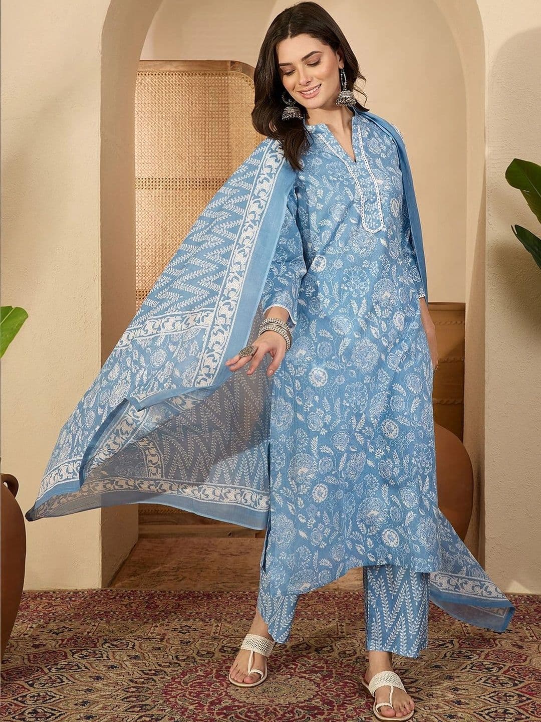 Janasya Women's Light Blue Pure Cotton Floral Printed Straight Kurta Set thumbnail 2