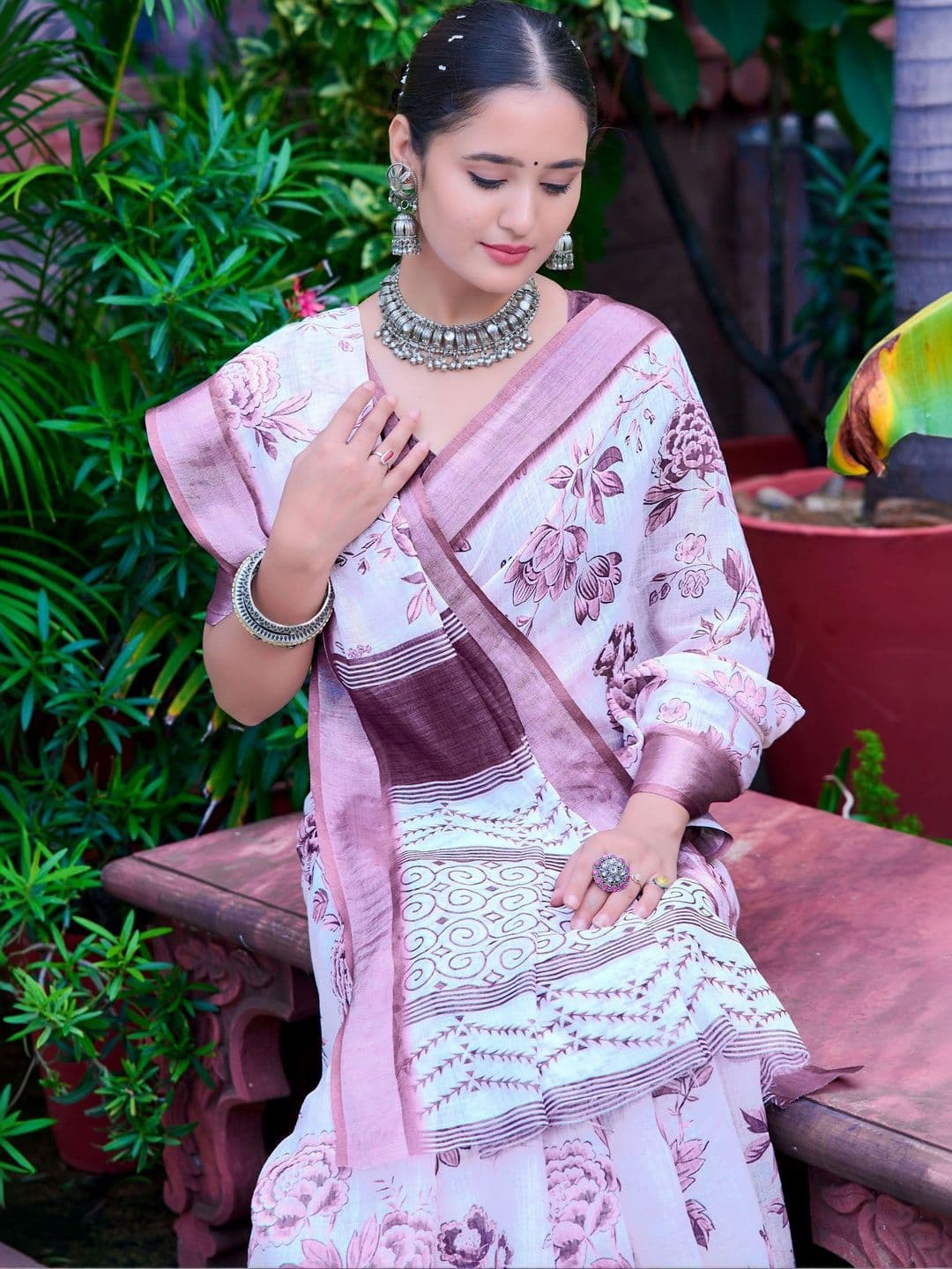 MANVAA Floral Saree thumbnail 2