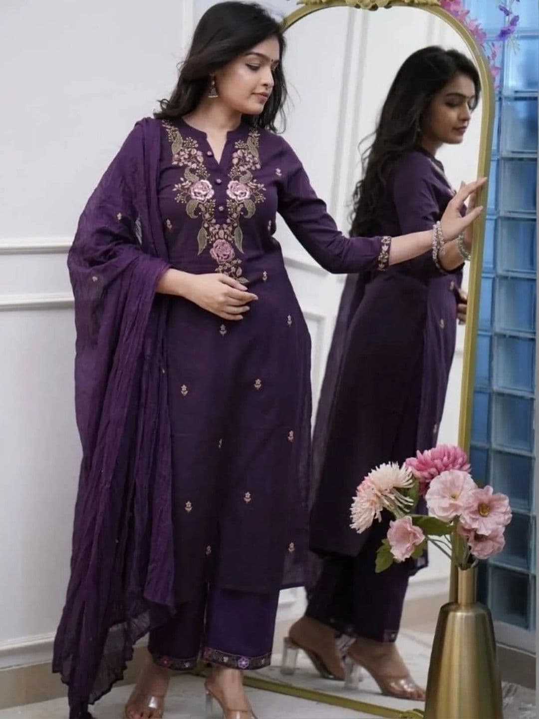 Ethnikaasilqora Women Floral Embroidered Regular Thread Work Kurta with Palazzos & With Dupatta - view 1