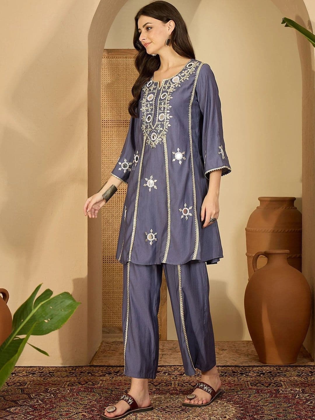 Sangria Women Ethnic Motifs Embroidered Regular Mirror Work Kurta with Palazzos thumbnail 3