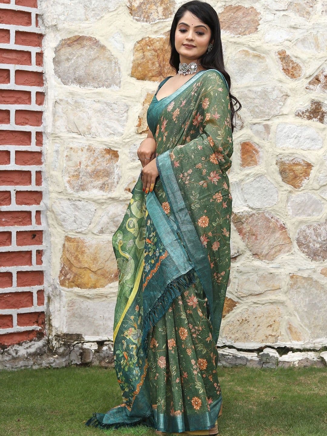 Maroosh Women  Floral Silk Cotton Handloom Saree thumbnail 6