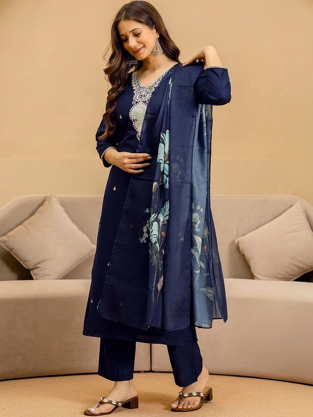 SKYLEE Women Ethnic Motifs Embroidered Kurta with Trousers & Dupatta thumbnail 2