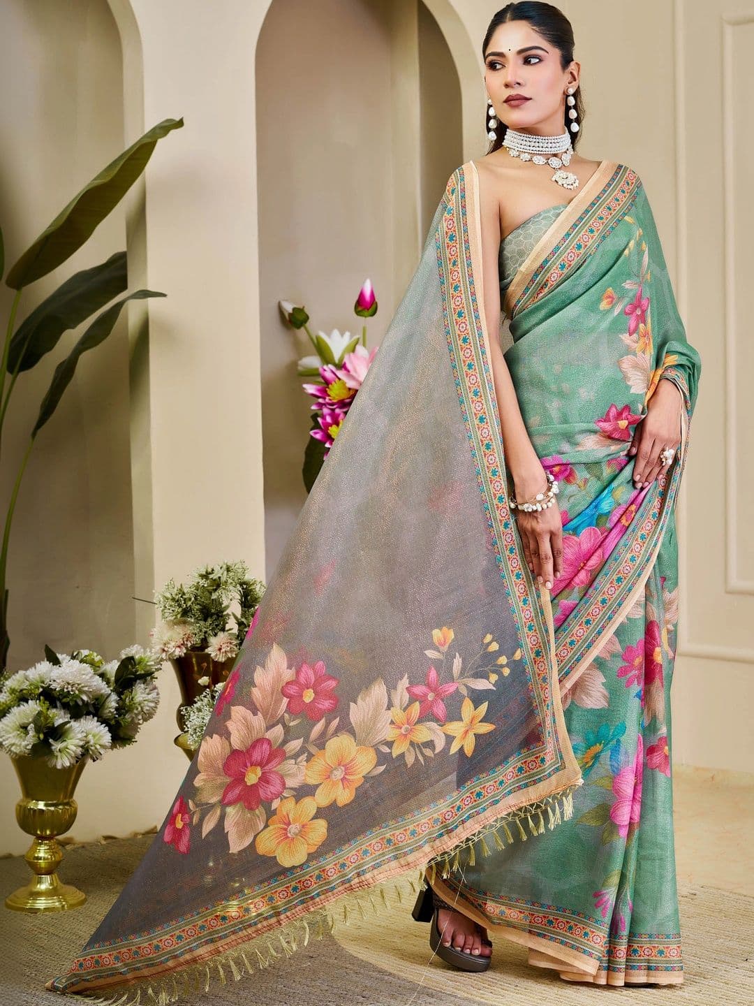 Maroosh Floral Silk Cotton Handloom Saree thumbnail 2