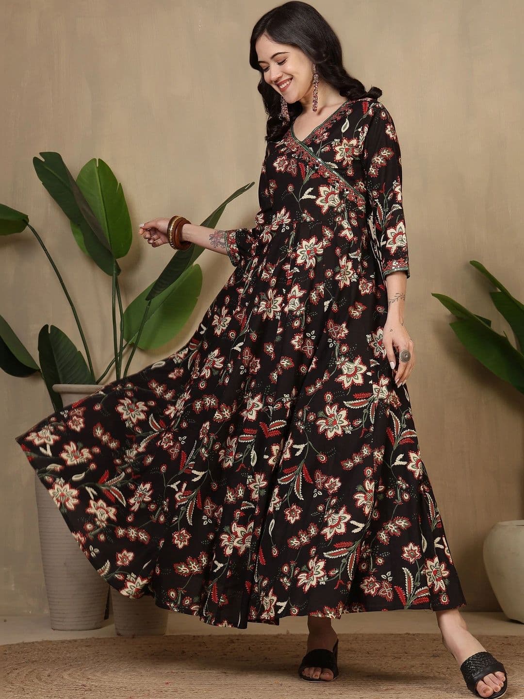 Sangria Women Floral Printed Floral Anarkali Kurta thumbnail 6