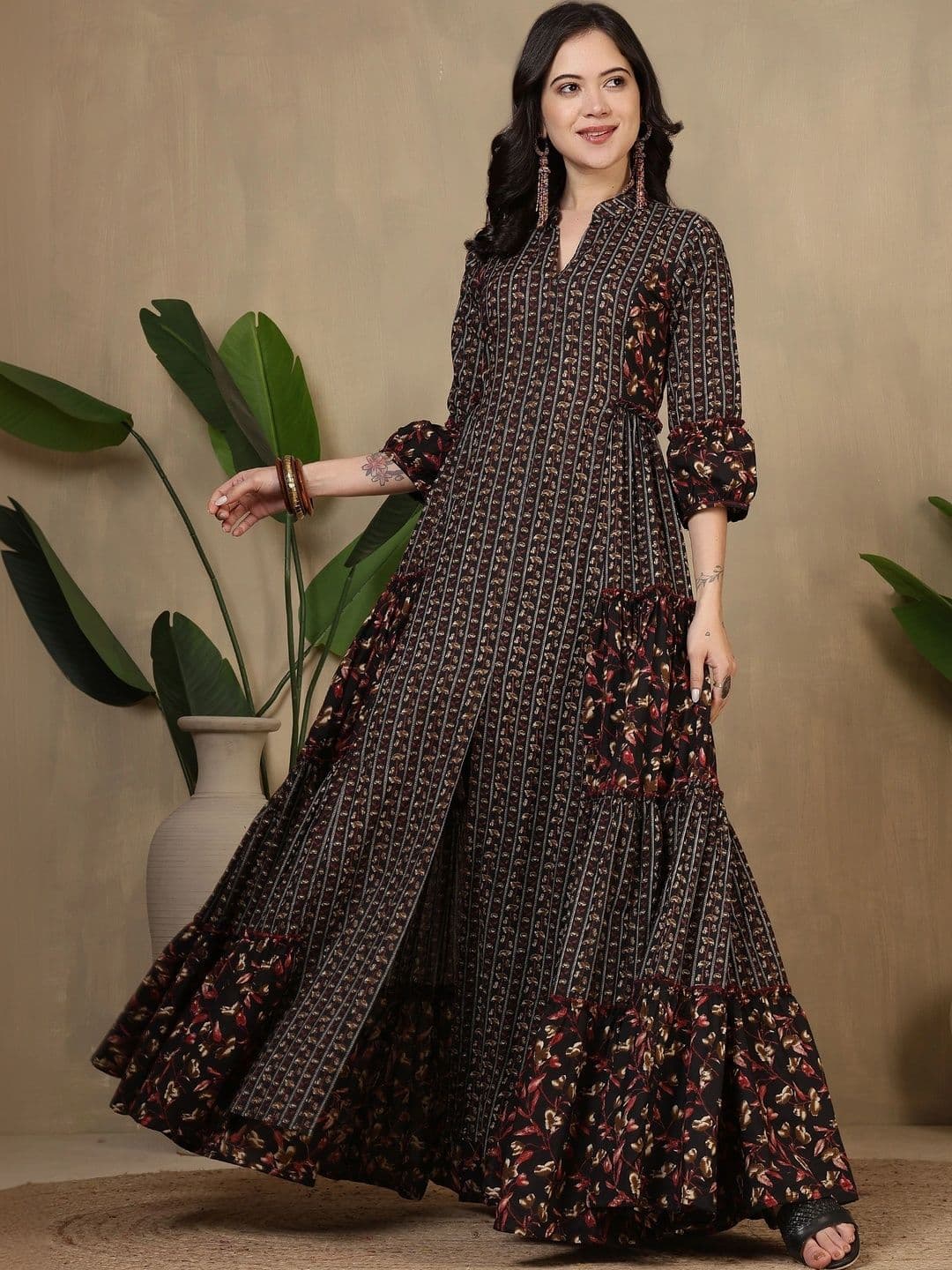 Sangria Women Floral Printed Floral Anarkali Kurta thumbnail 3