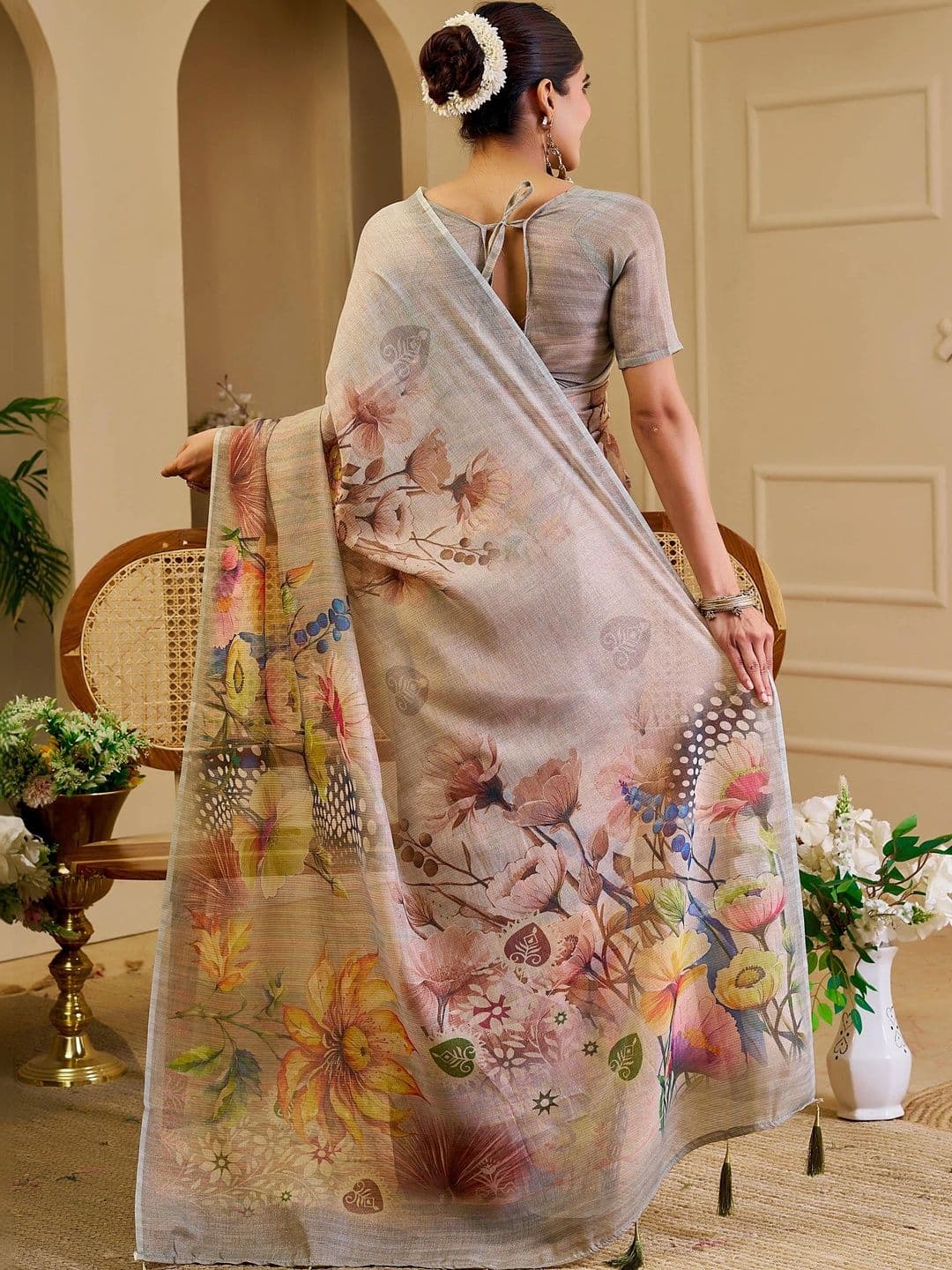 MANVAA Women Floral Printed Silk Cotton Handloom Saree thumbnail 4