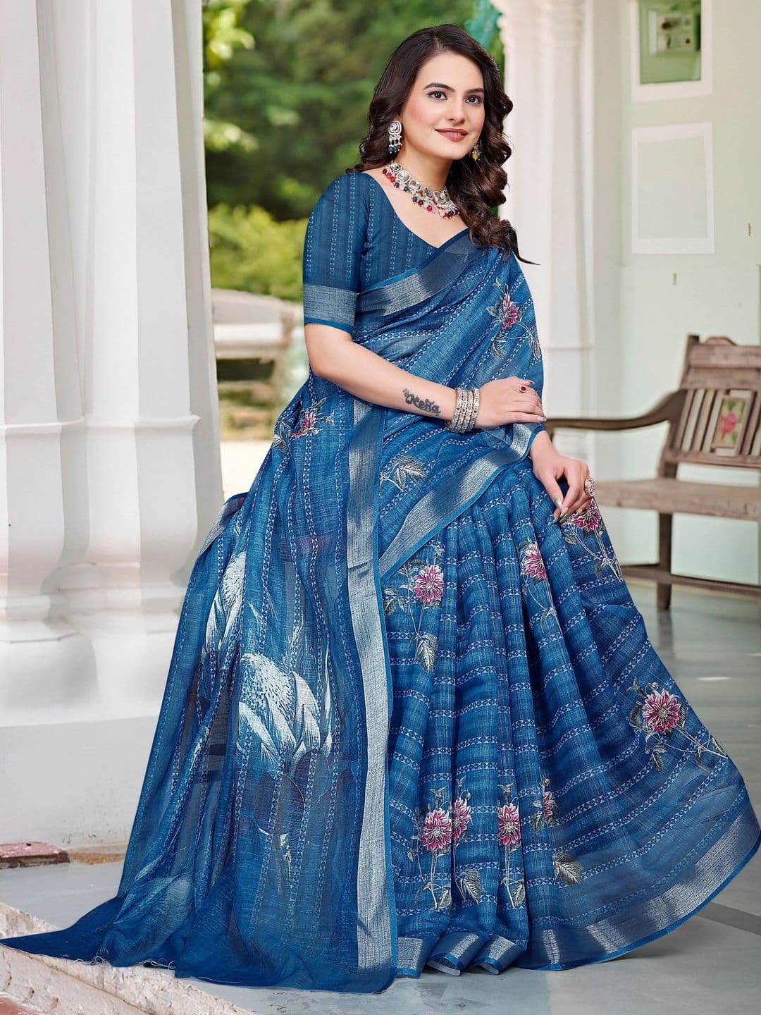 MANVAA Floral Embroidered Saree thumbnail 7