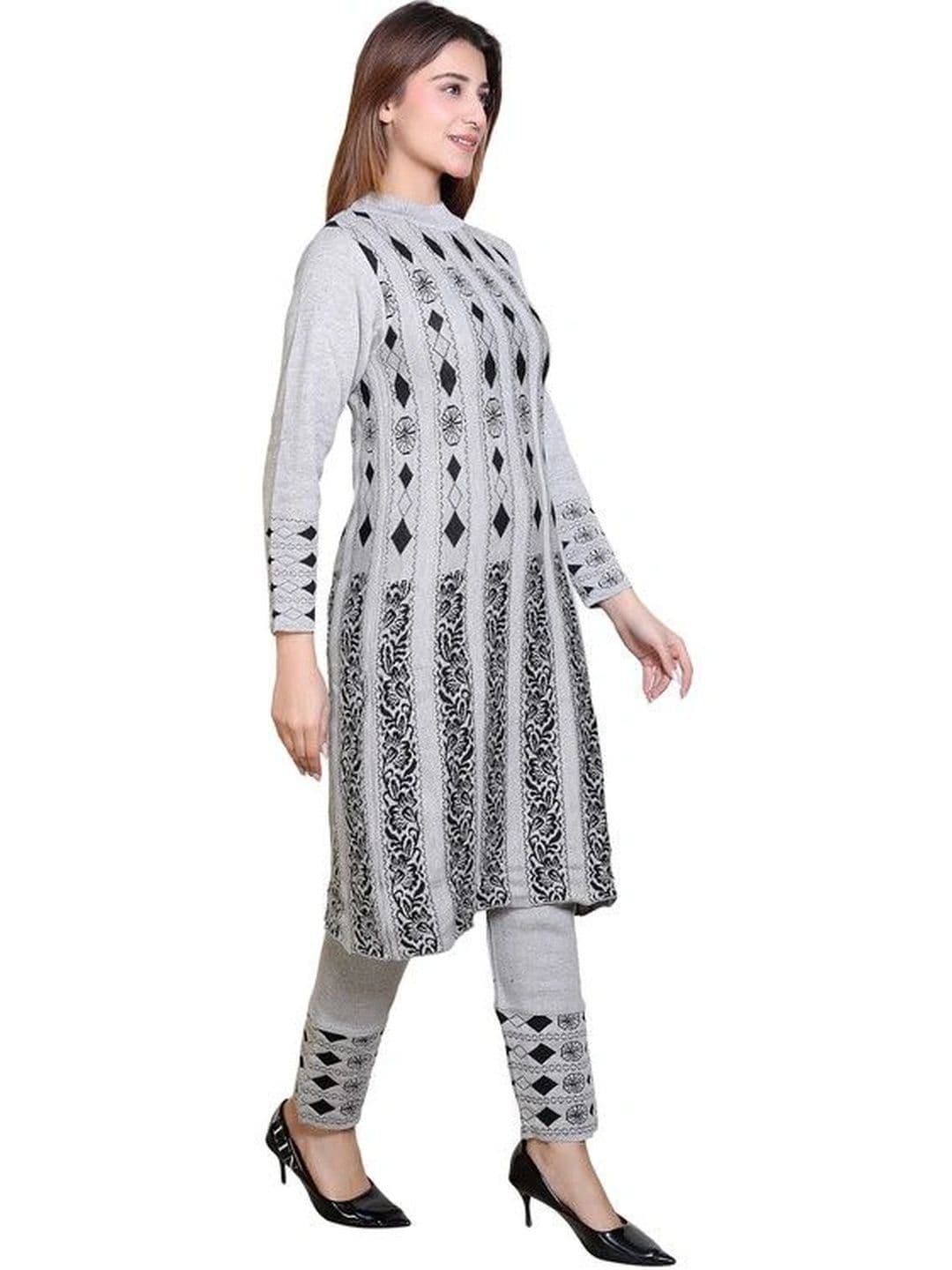 GRAND-LINE Women Printed Regular Kurta with Trousers thumbnail 4