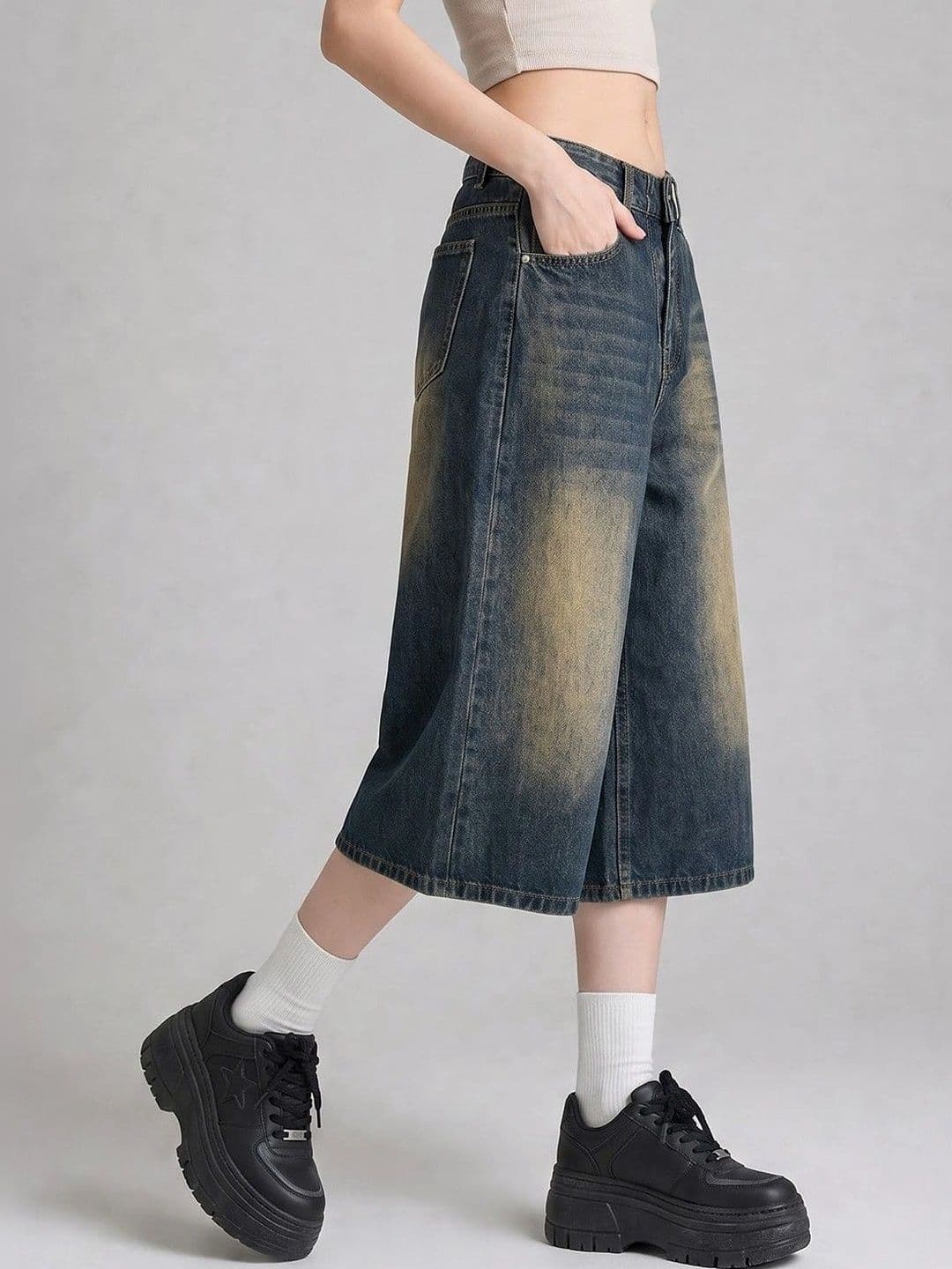 Suo Women Wide Leg Low-Rise Jeans thumbnail 5