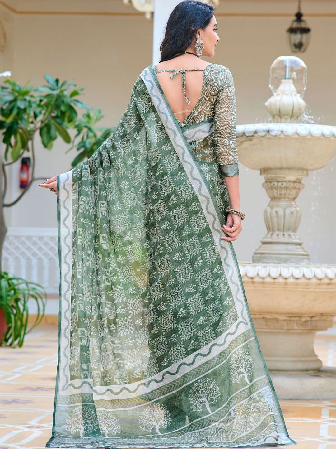 Maroosh Floral Saree thumbnail 5