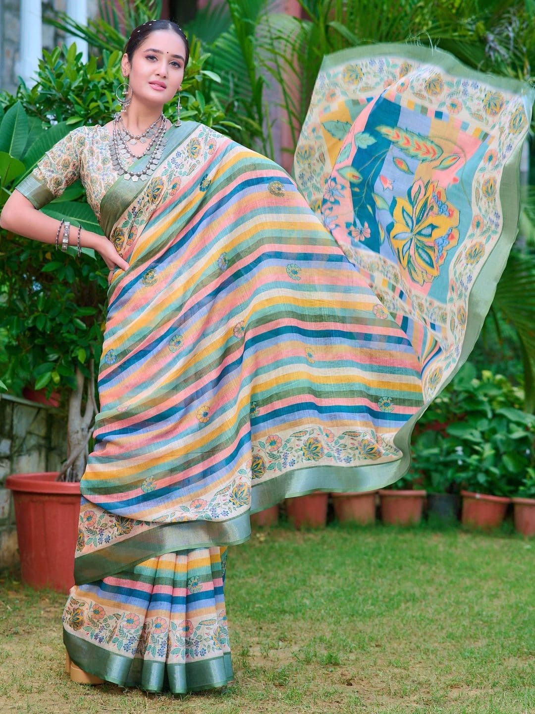 MANVAA Floral Saree thumbnail 3