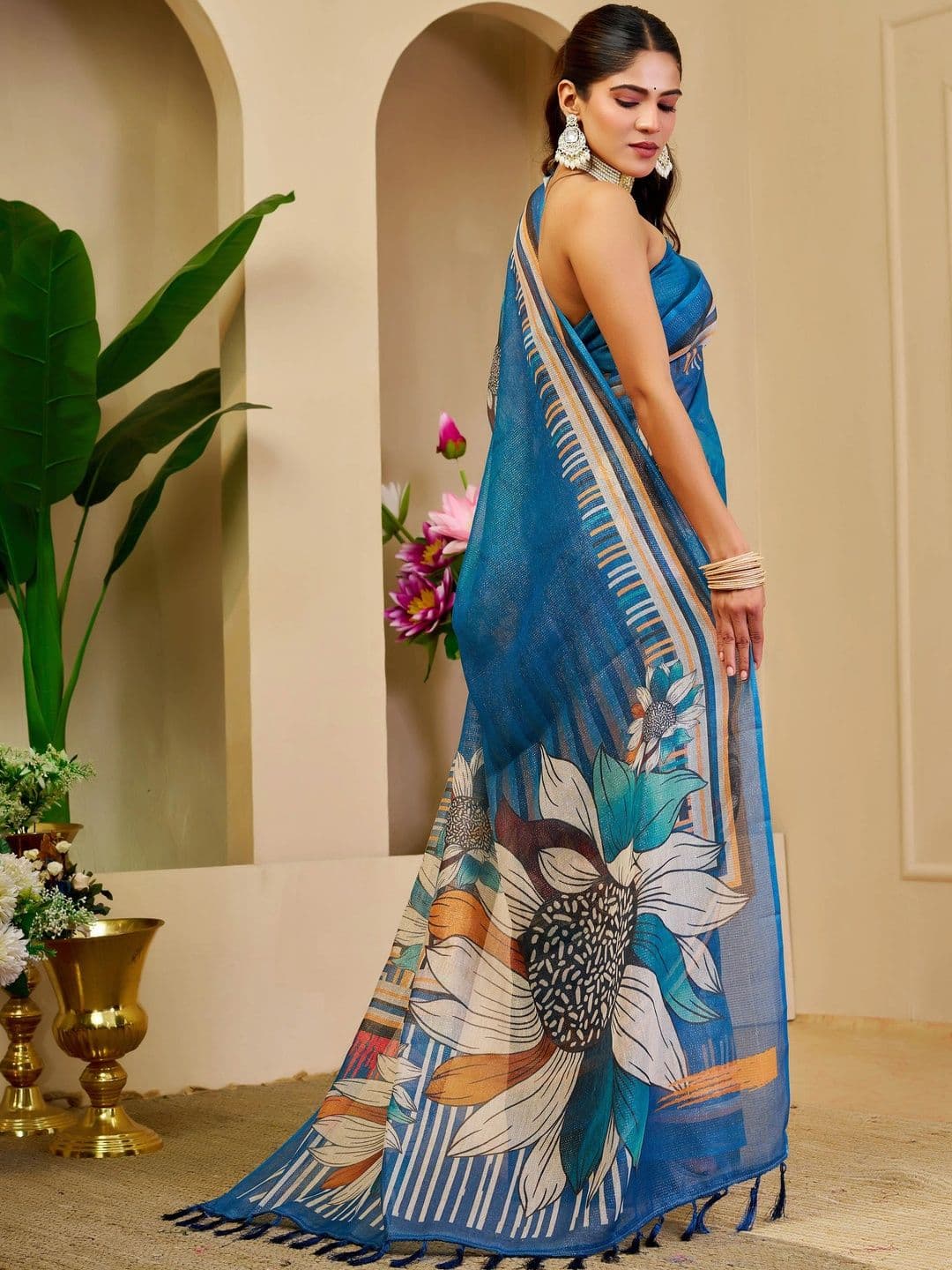 MANVAA Women Floral Silk Cotton Handloom Saree thumbnail 4