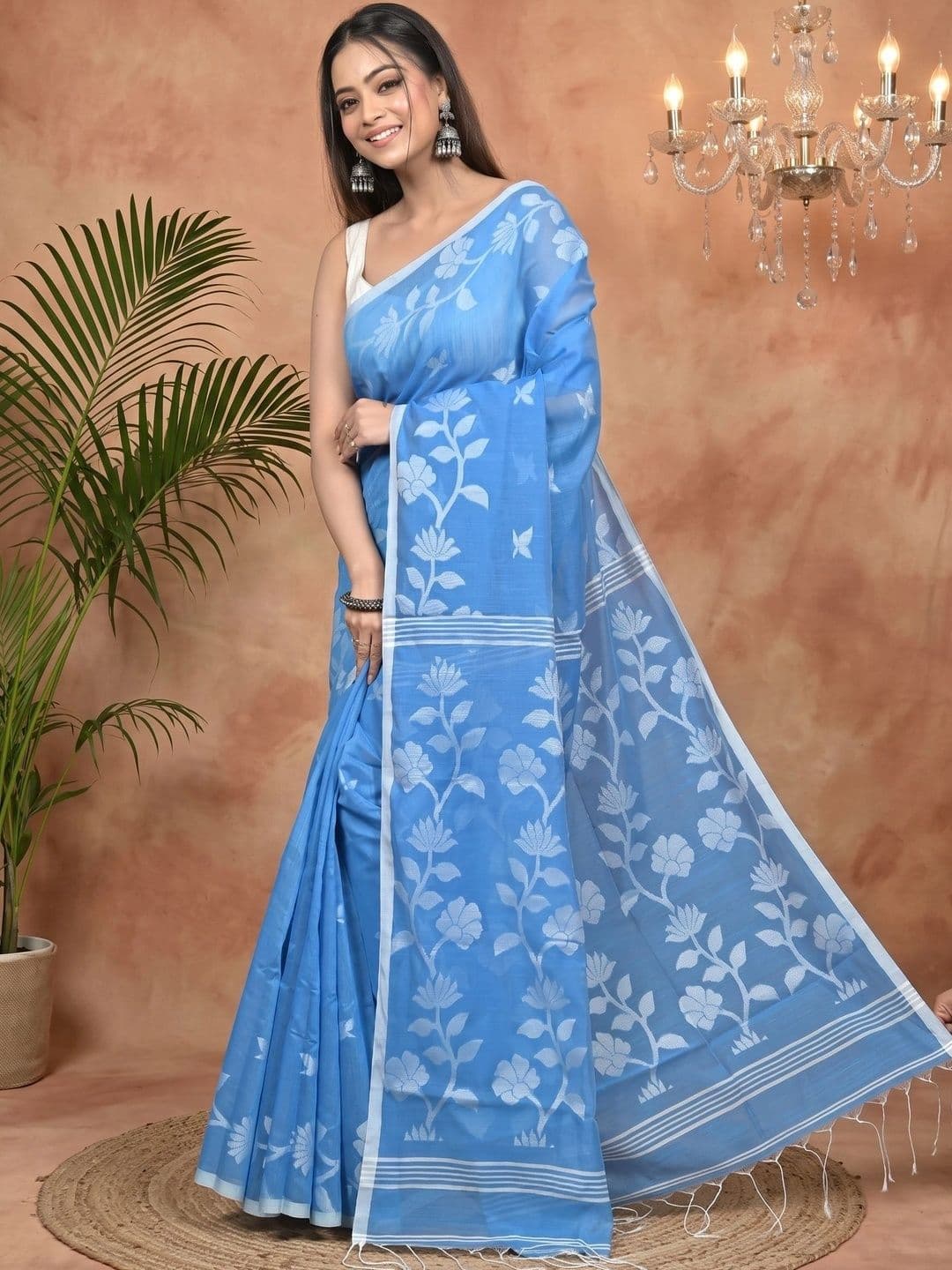 GitAsit Floral Sequinned Handloom Taant Saree thumbnail 2