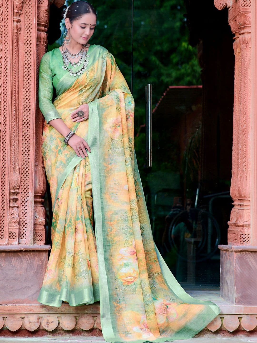 Maroosh Floral Saree thumbnail 5