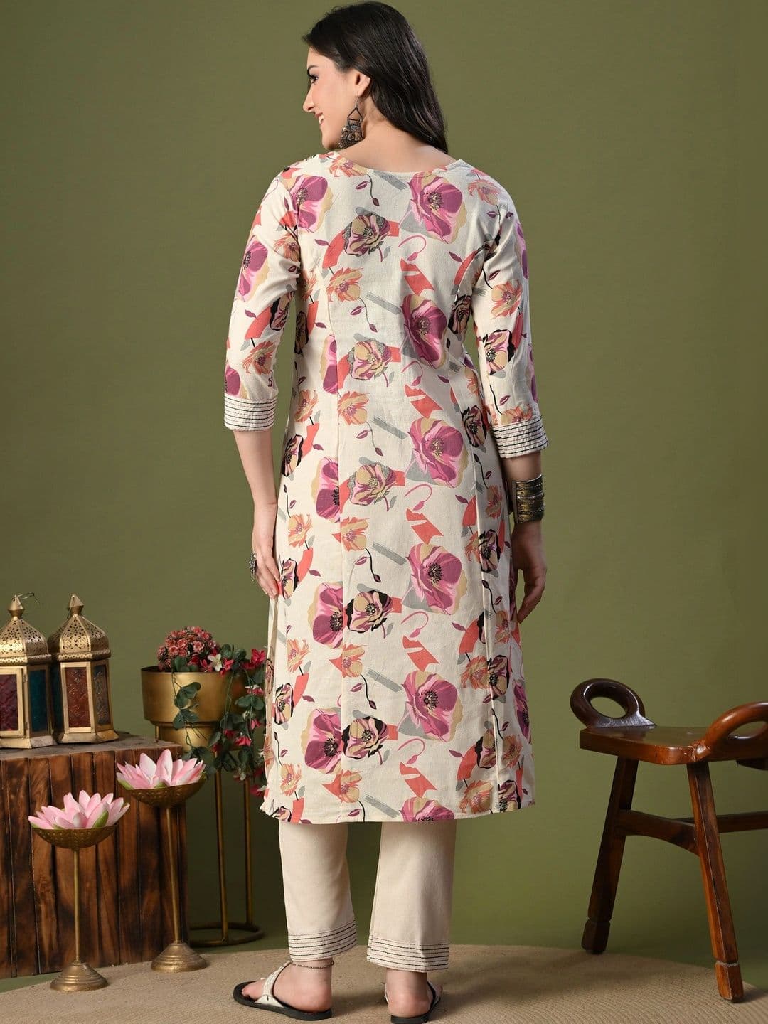 ROSHNI Women Floral Printed Regular Pure Cotton Kurta with Trousers thumbnail 6