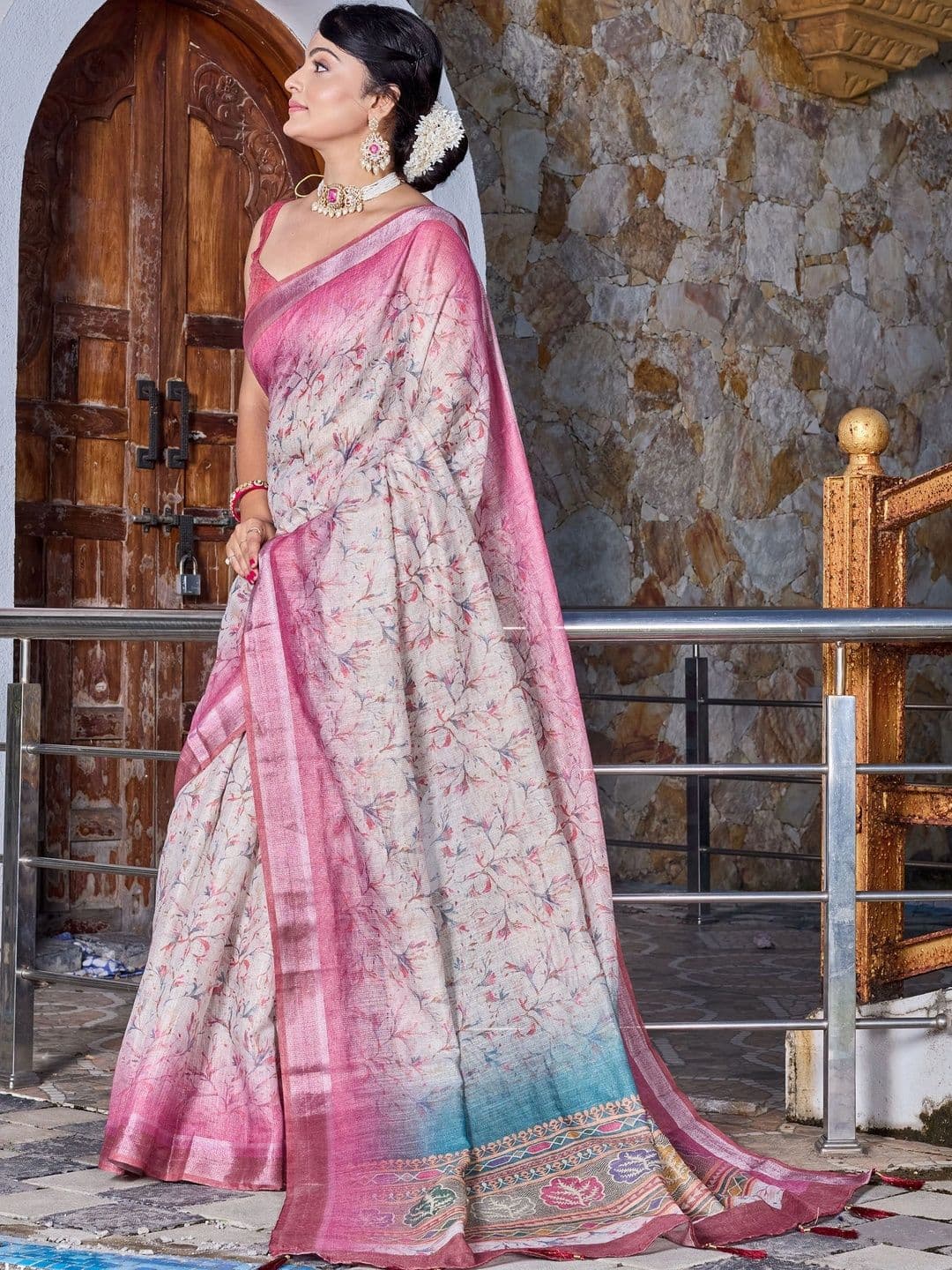 Maroosh Floral Printed Silk Cotton Handloom Saree thumbnail 6