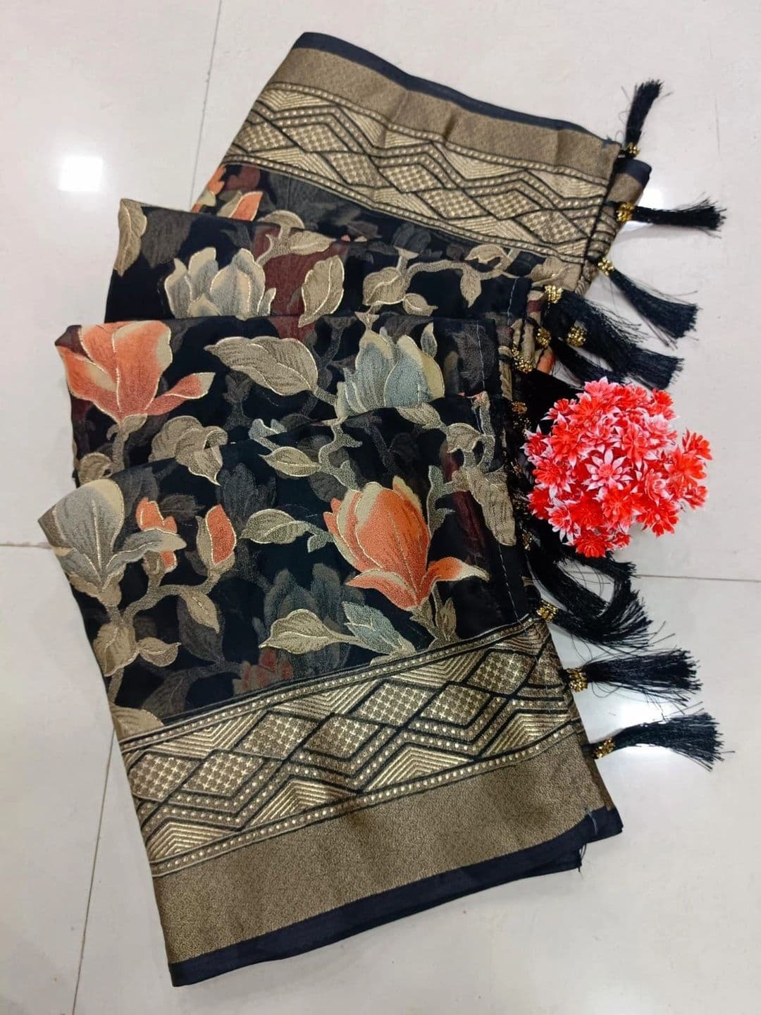 Moda Rapido Floral Zari Brasso Saree thumbnail 2