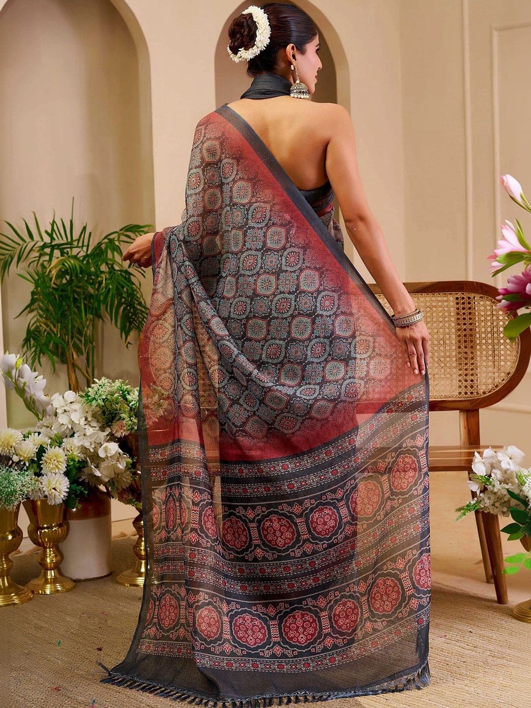 MANVAA Women  Floral Silk Cotton Handloom Saree thumbnail 6