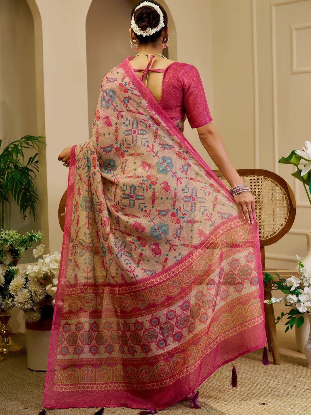 HERE&NOW Women   Floral Silk Cotton Handloom Saree thumbnail 4