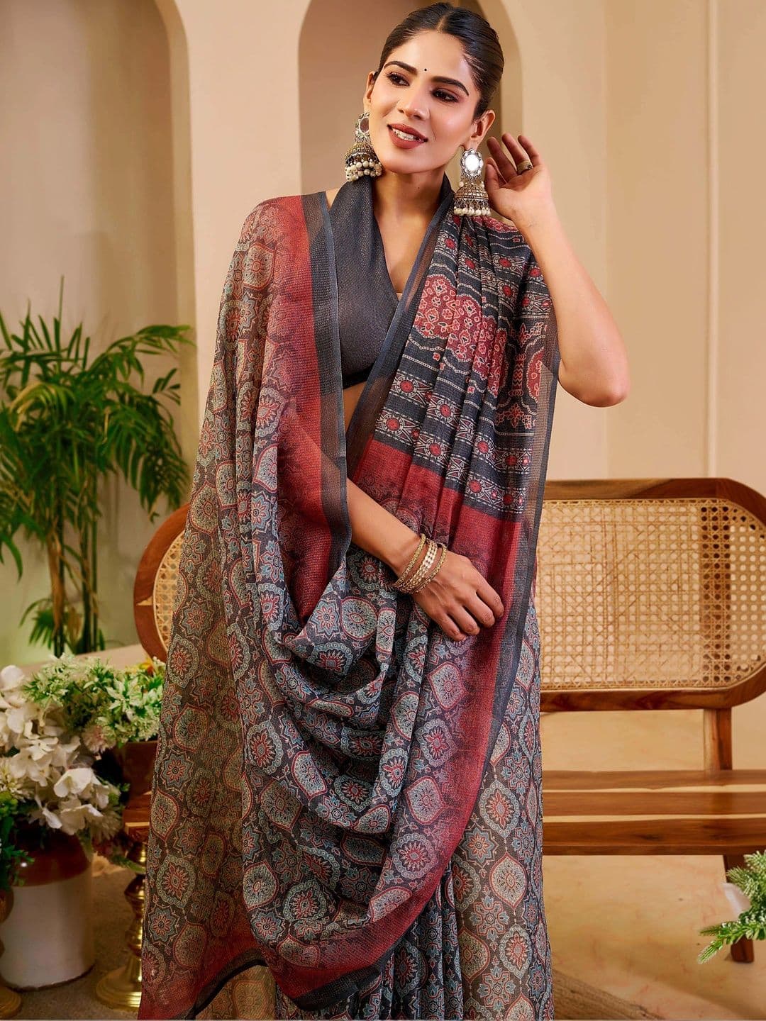 MANVAA Women  Floral Silk Cotton Handloom Saree thumbnail 5