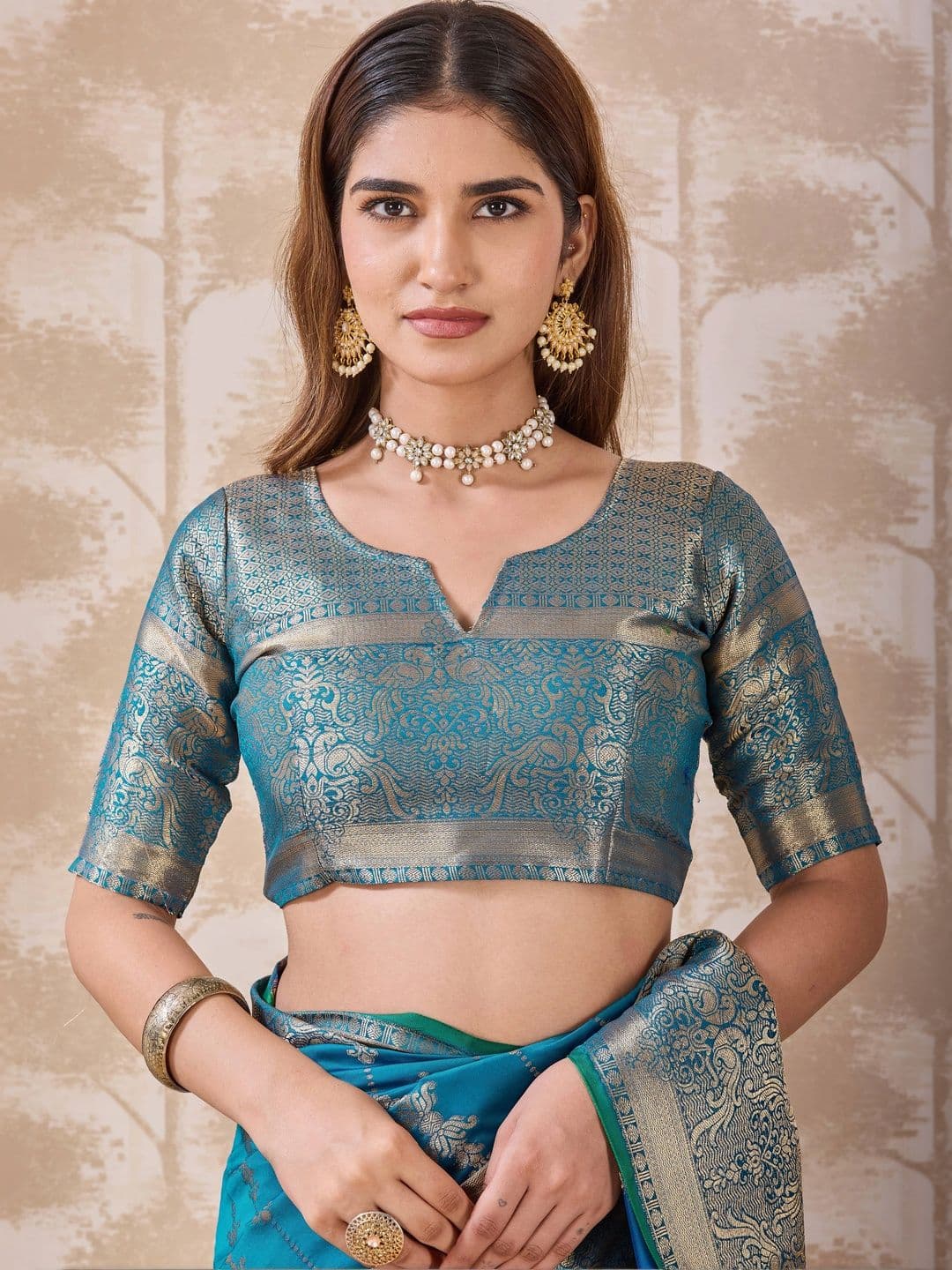 Maharanga Woven Design Zari Art Silk Banarasi Saree thumbnail 5