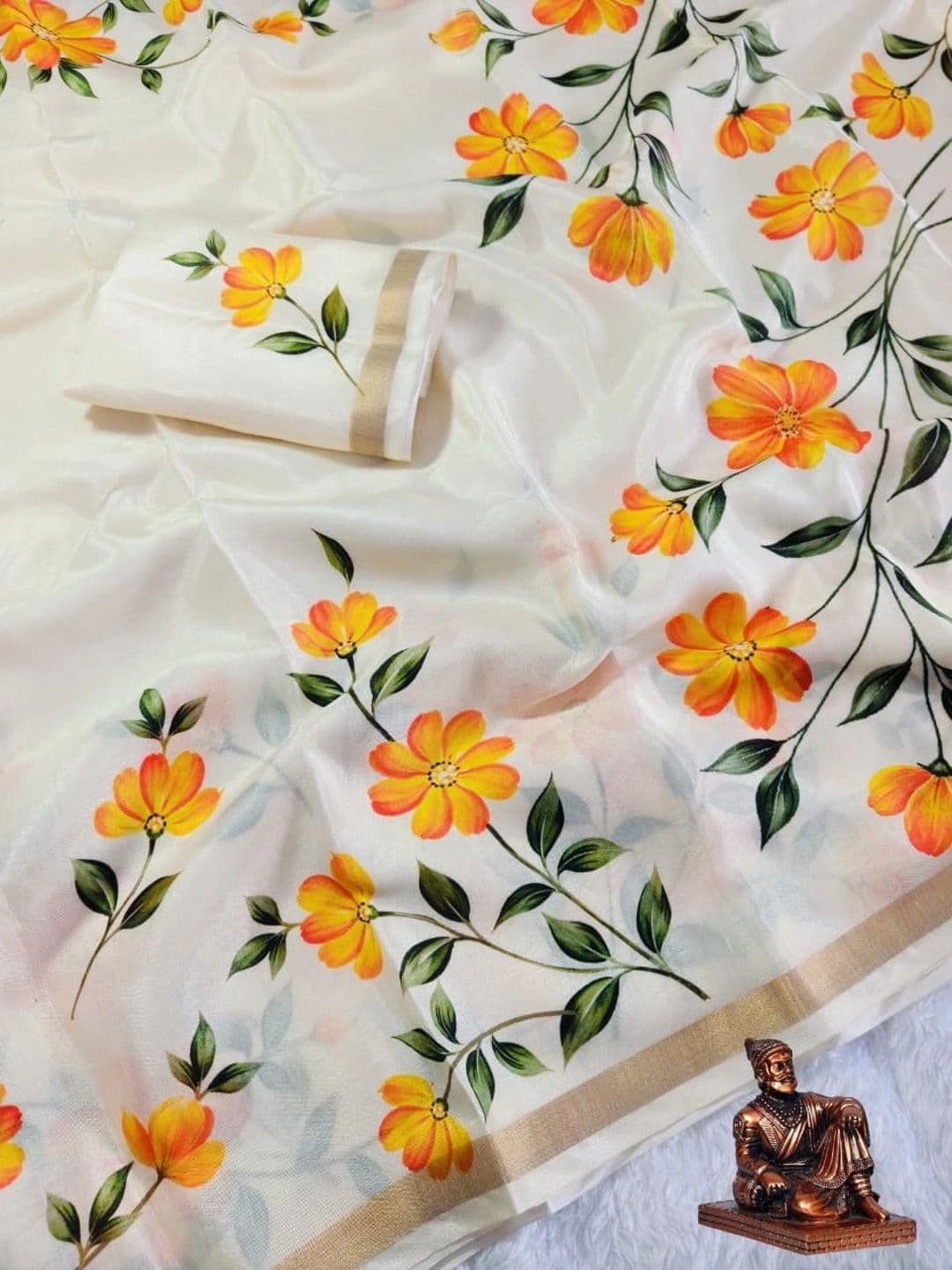 vidhyarani Floral Saree thumbnail 4