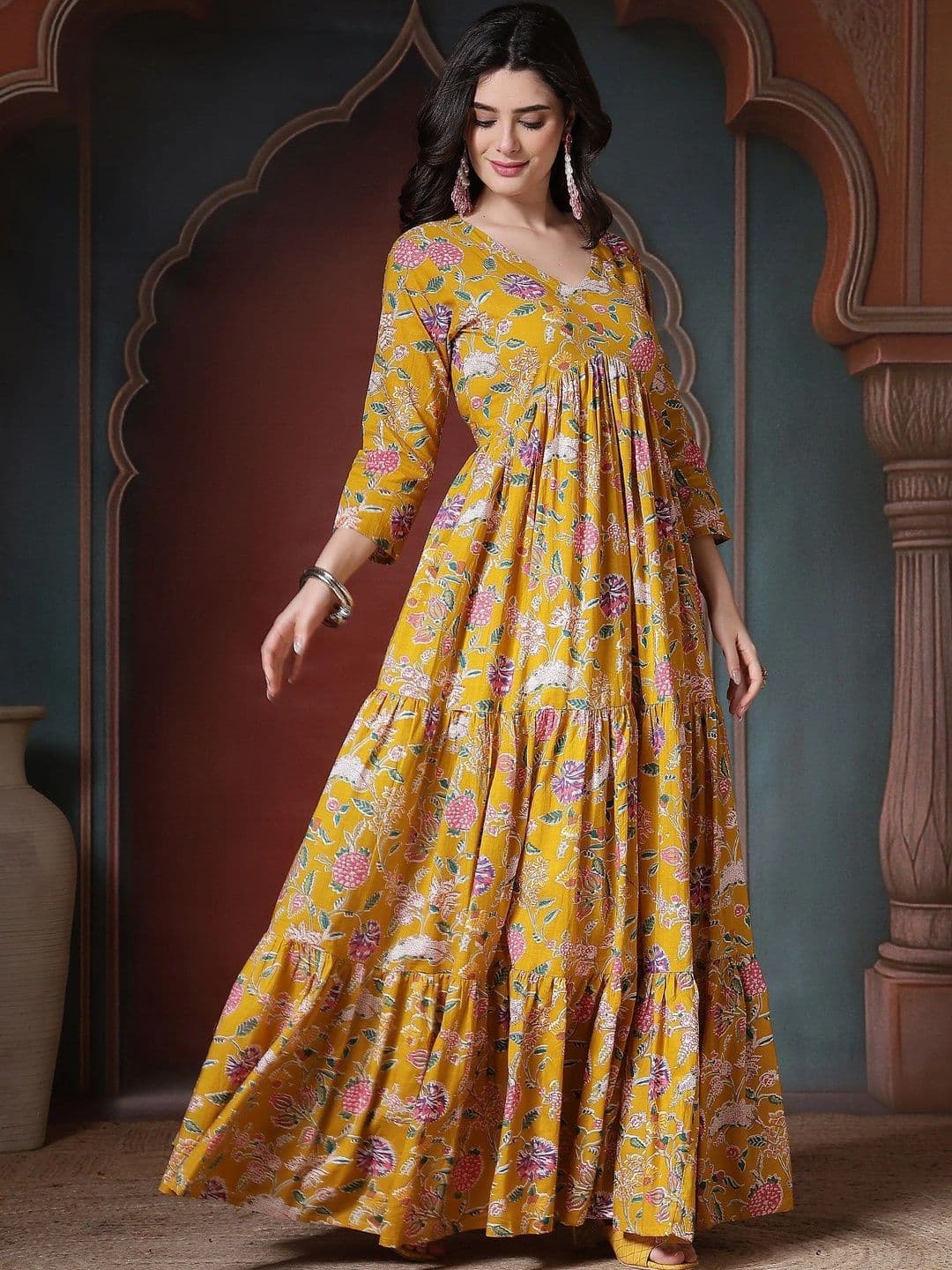 Sangria Women Floral Printed Floral Anarkali Kurta thumbnail 4