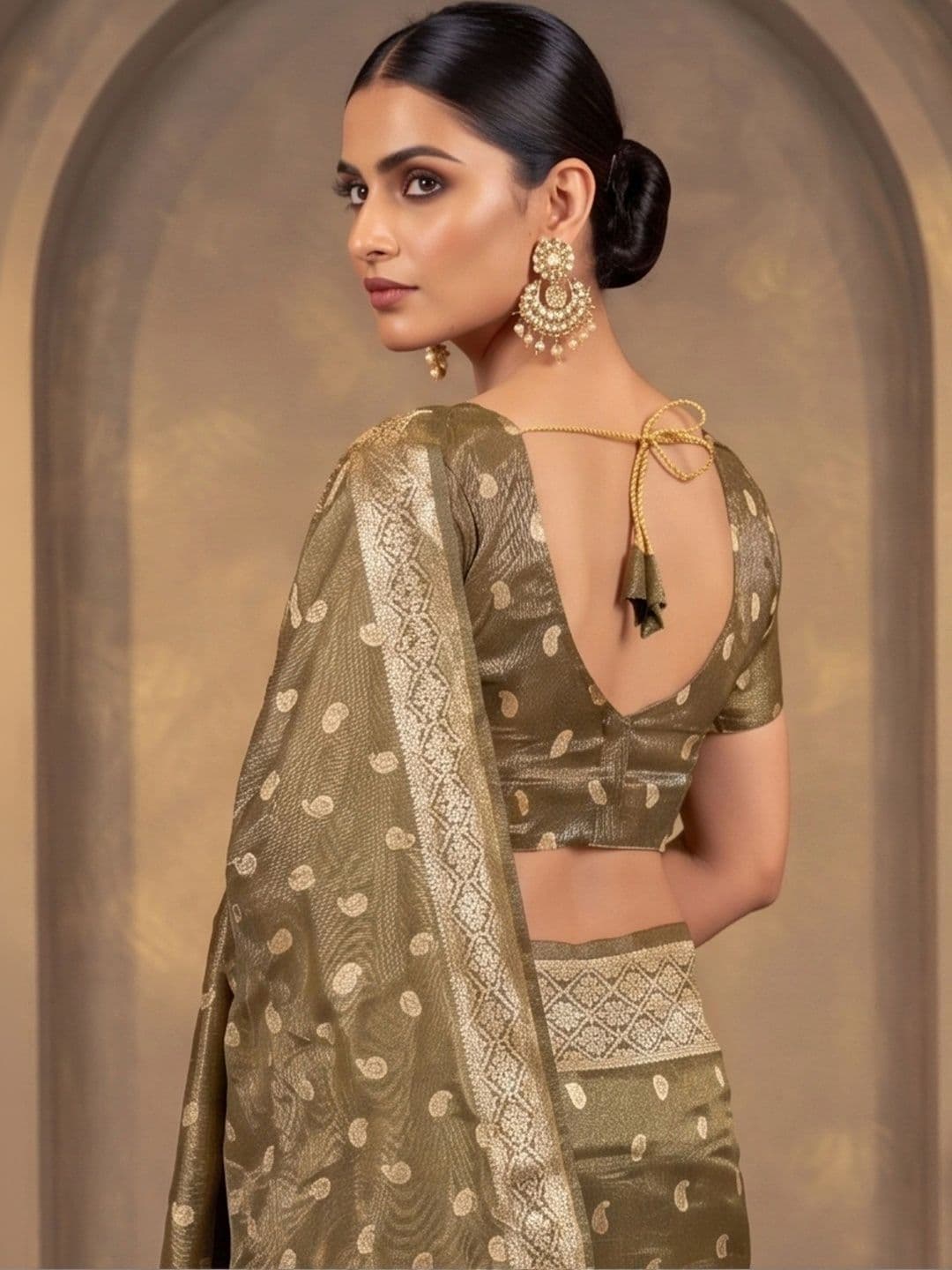 MONJOLIKA FASHION Woven Design Zari Silk Blend Designer Bomkai silk Saree thumbnail 2