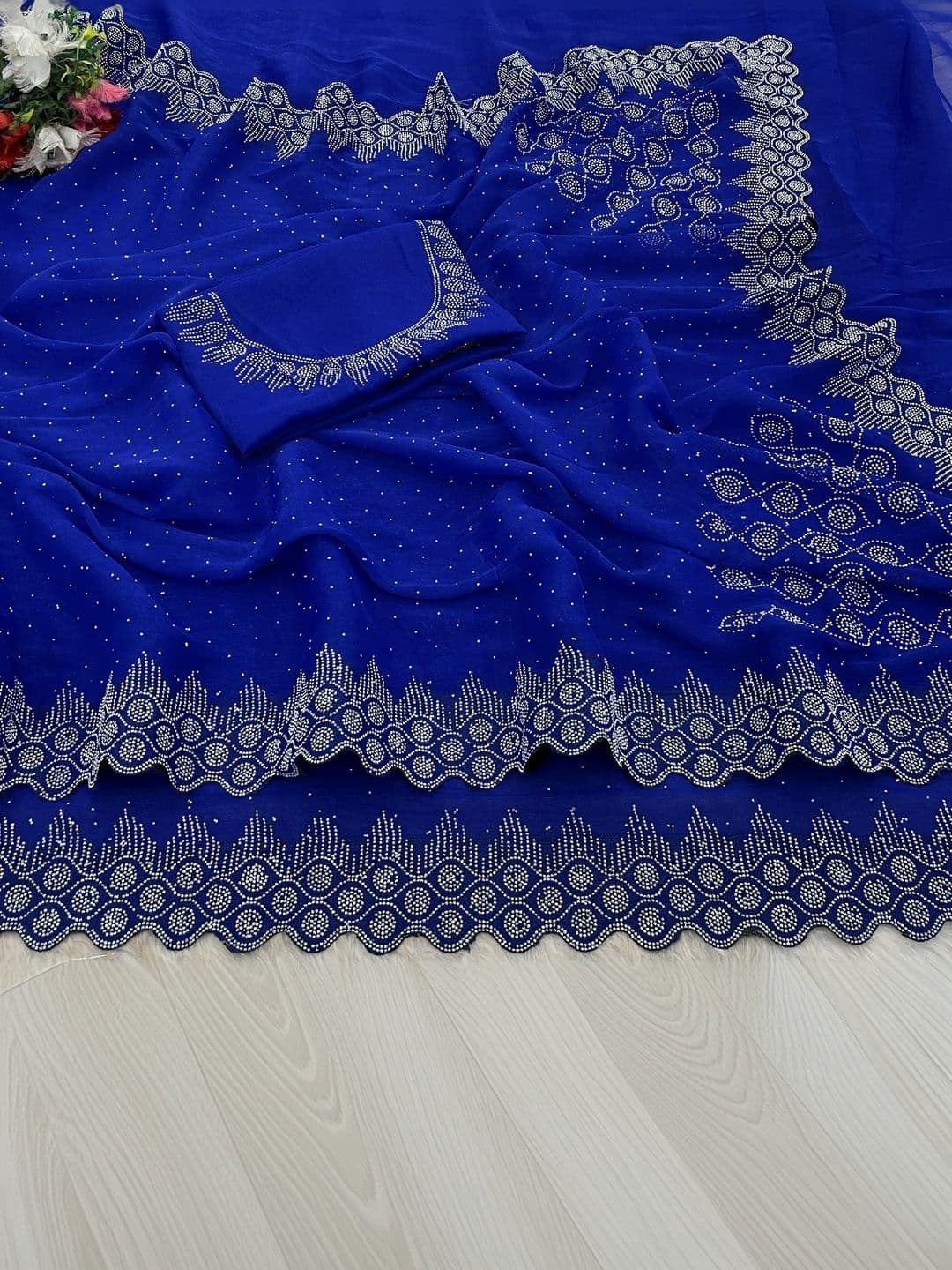 SmileyFashion Embroidered Pure Georgette Saree thumbnail 3