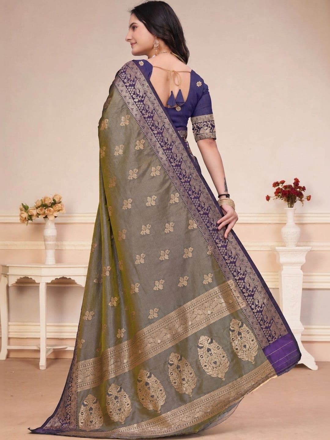 RANGREET Ethnic Motifs Zari Saree thumbnail 4