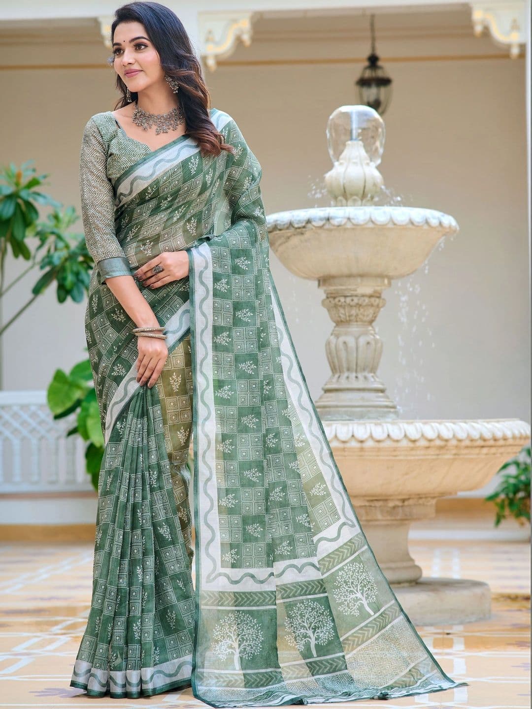 Maroosh Floral Saree thumbnail 6