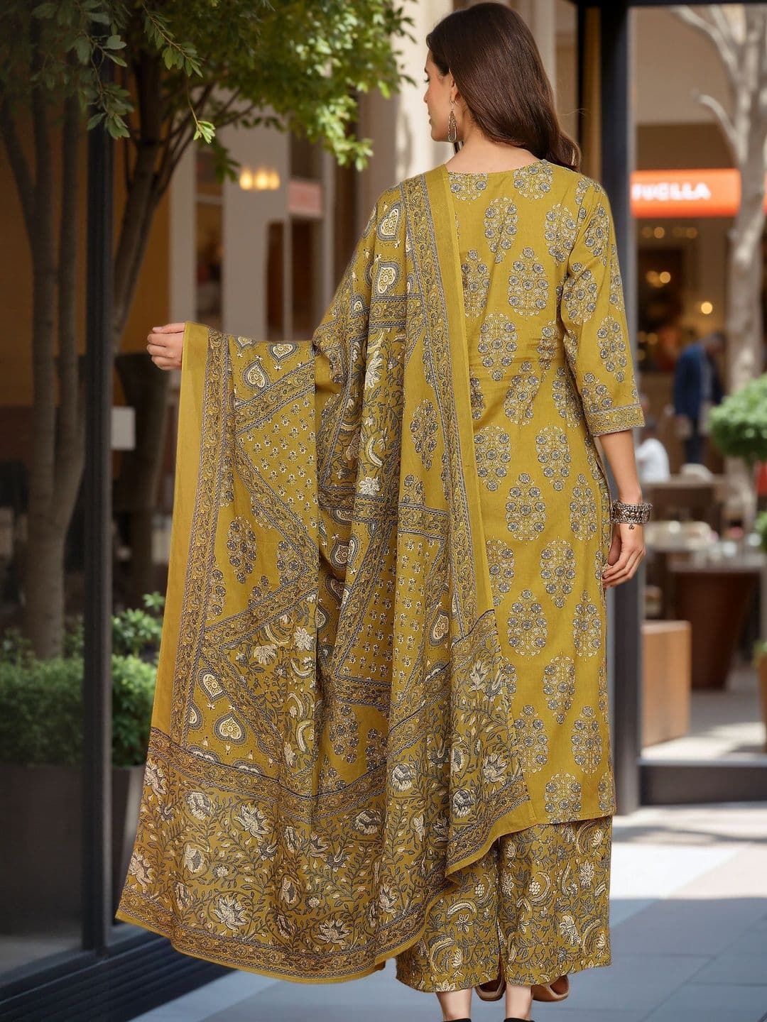 SZN Women Green Printed Pure Cotton Kurta Sets thumbnail 2