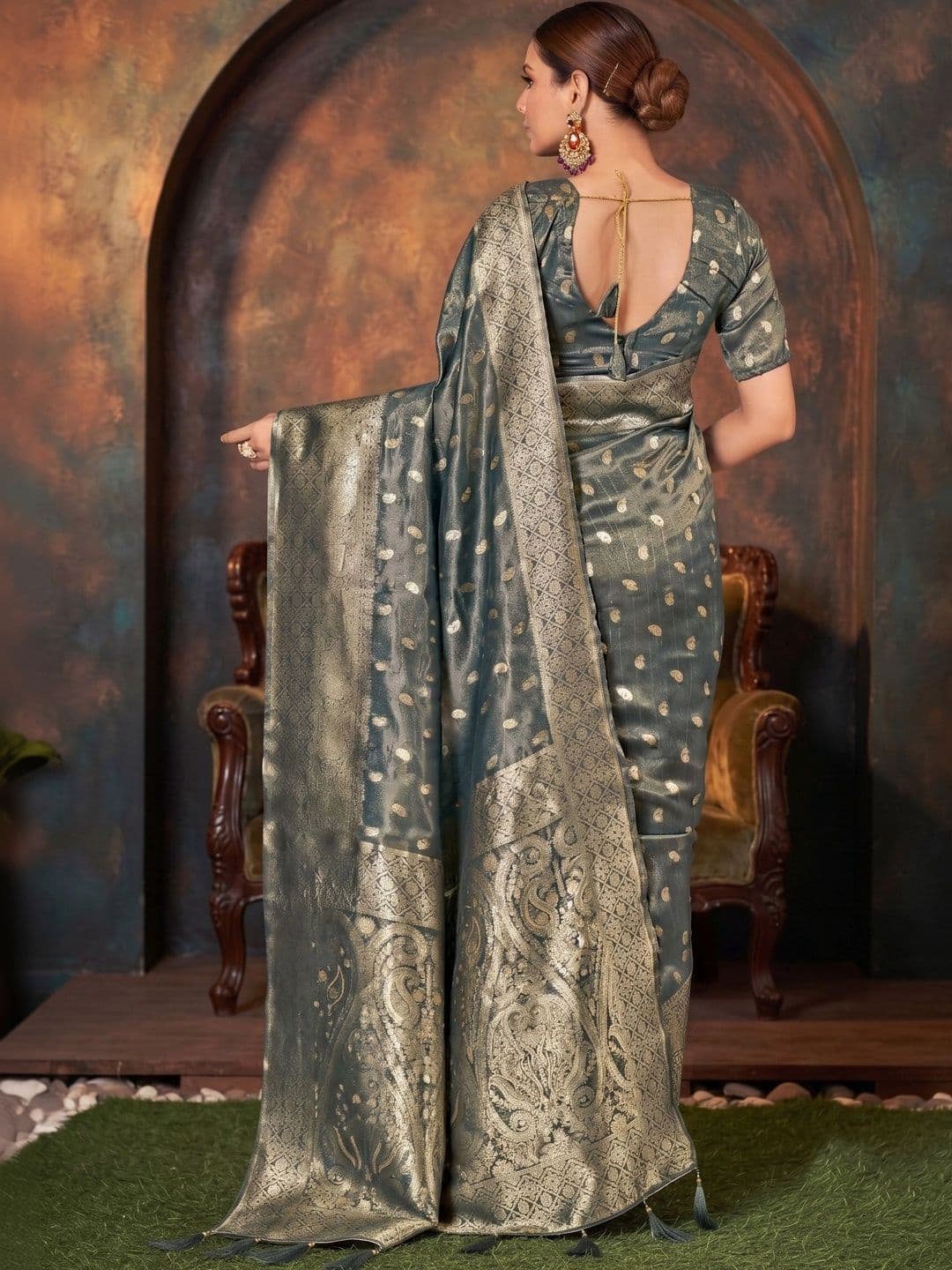 MONJOLIKA FASHION Woven Design Zari Silk Blend Designer Bomkai silk Saree thumbnail 4