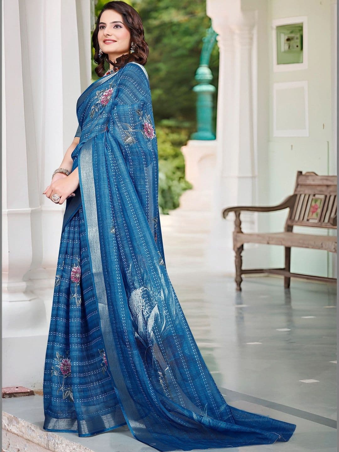 HERE&NOW Floral Embroidered Saree thumbnail 3