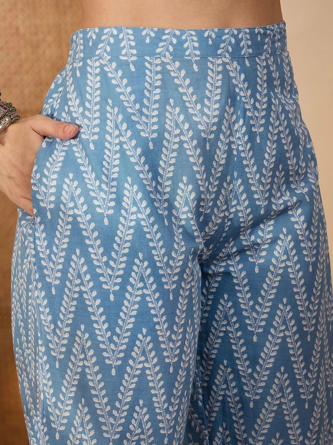 Janasya Women's Light Blue Pure Cotton Floral Printed Straight Kurta Set thumbnail 6