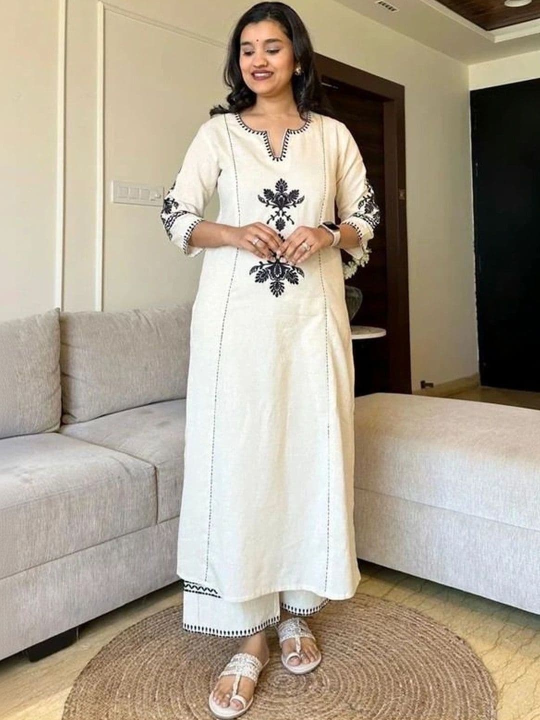 Maeswag Women Ethnic Motifs Embroidered Regular Thread Work Kurta with Palazzos thumbnail 2