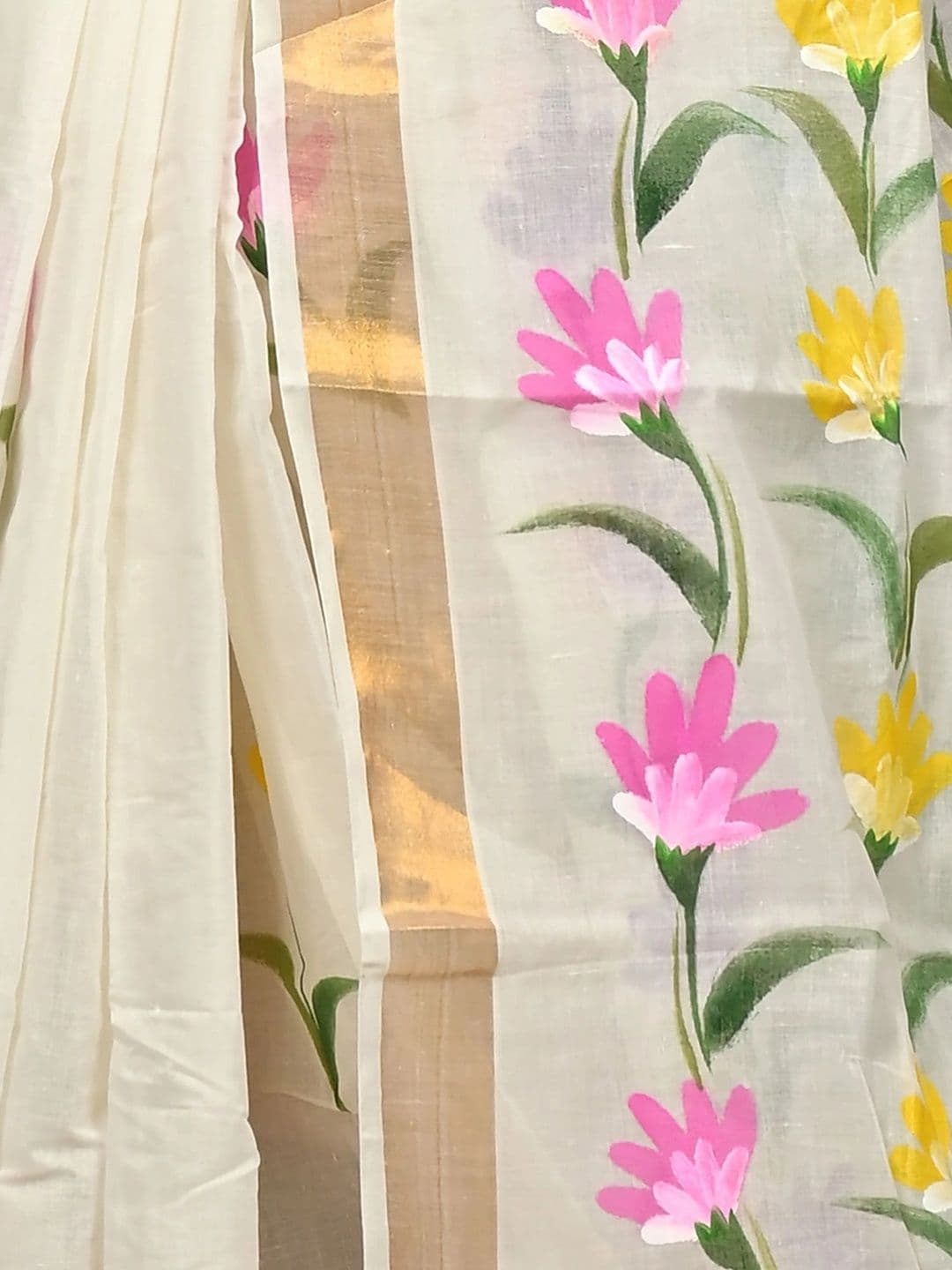 GitAsit Floral Women  Sequinned Pure Cotton Handloom Taant Saree thumbnail 6