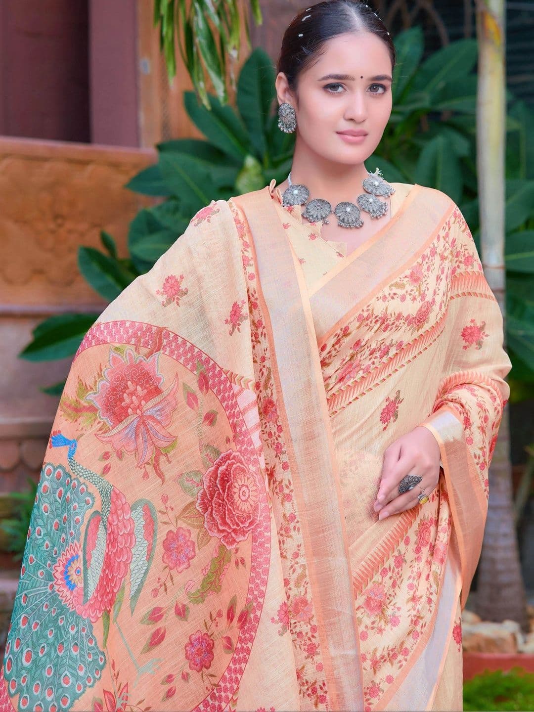 Maroosh Floral Saree thumbnail 5