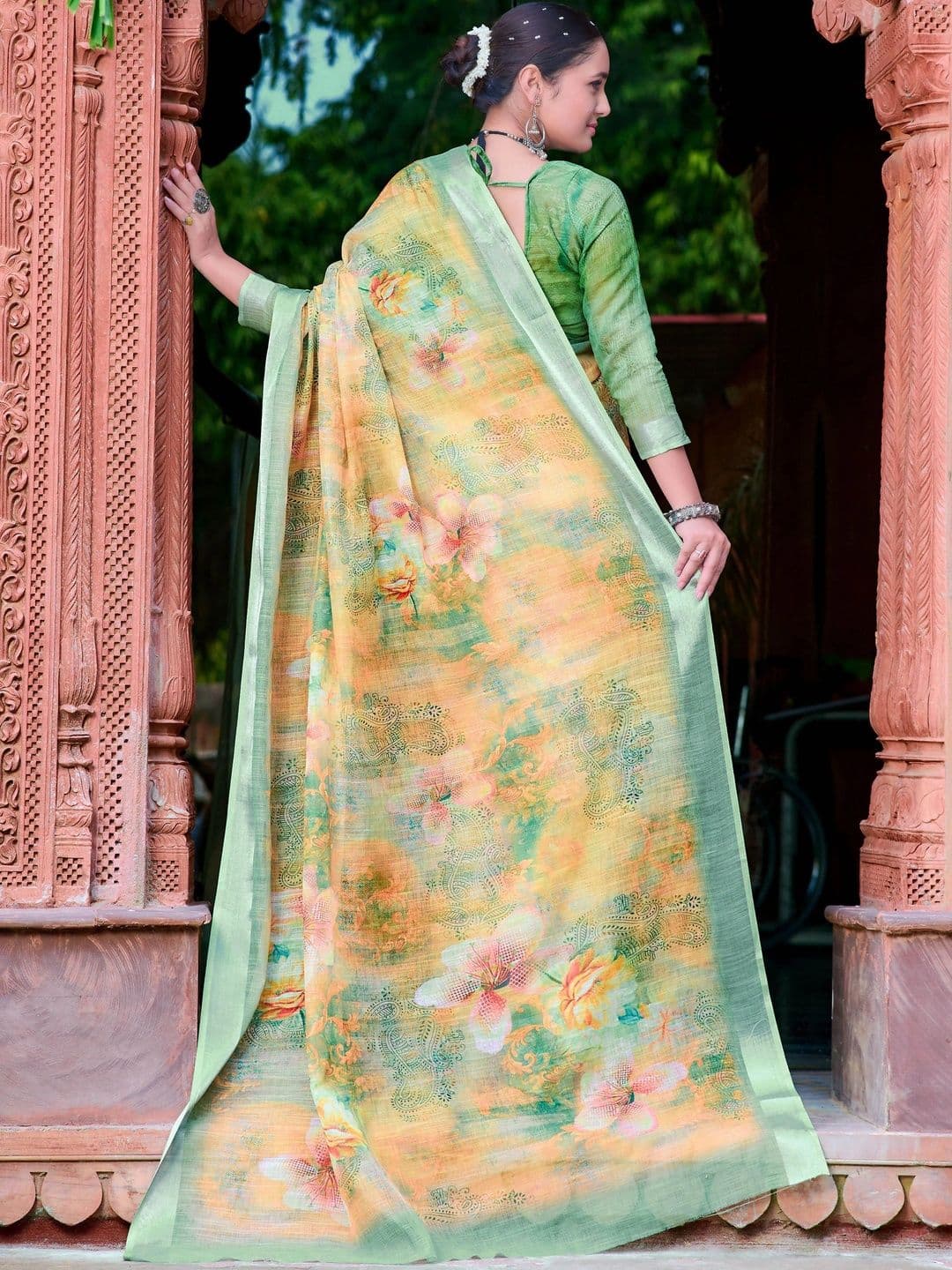 MANVAA Floral Saree thumbnail 5