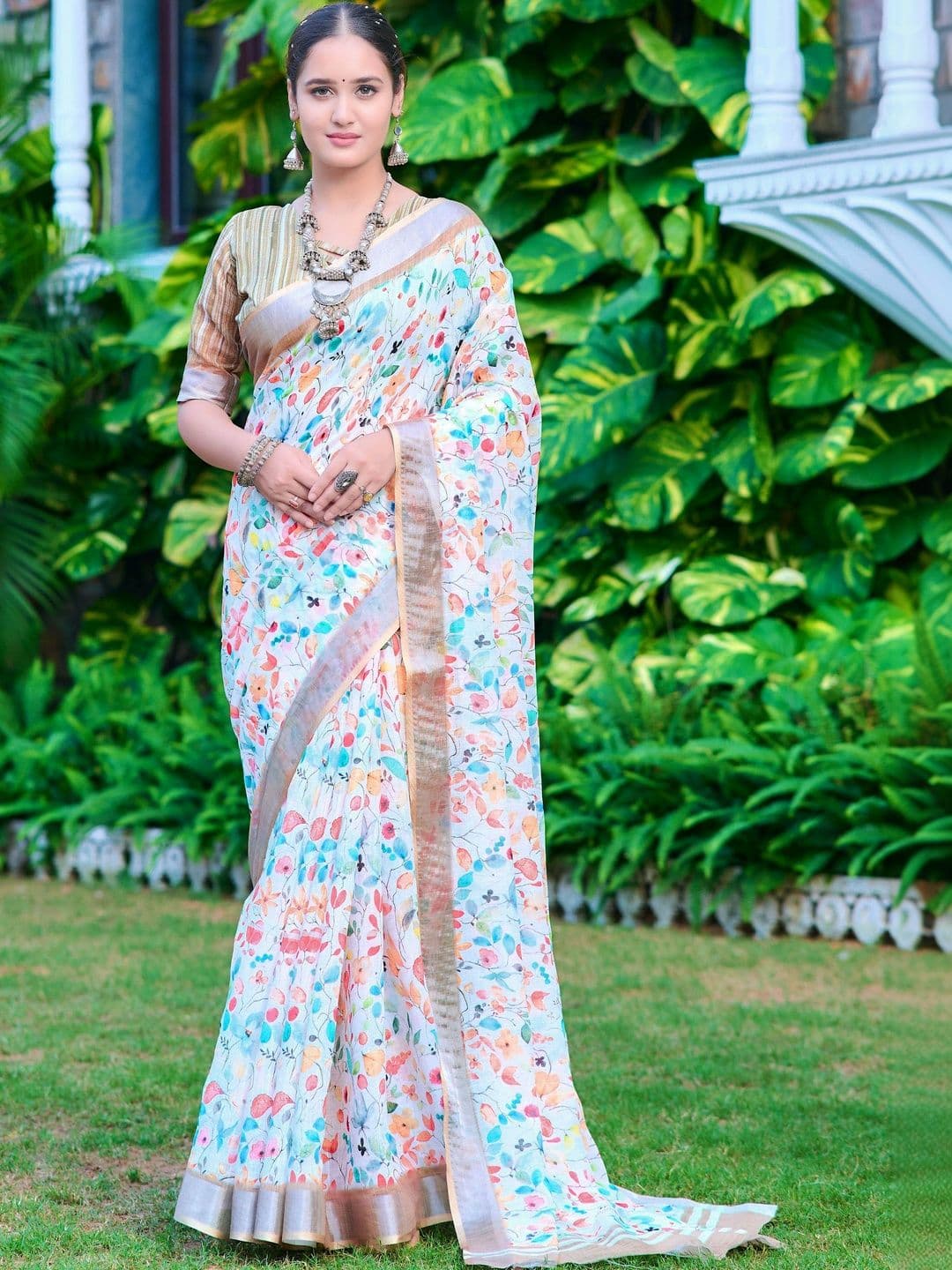 Maroosh Floral Saree thumbnail 2
