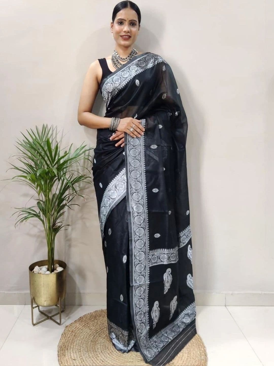 Mitera Woven Design Zari Silk Blend Banarasi Saree - view 1