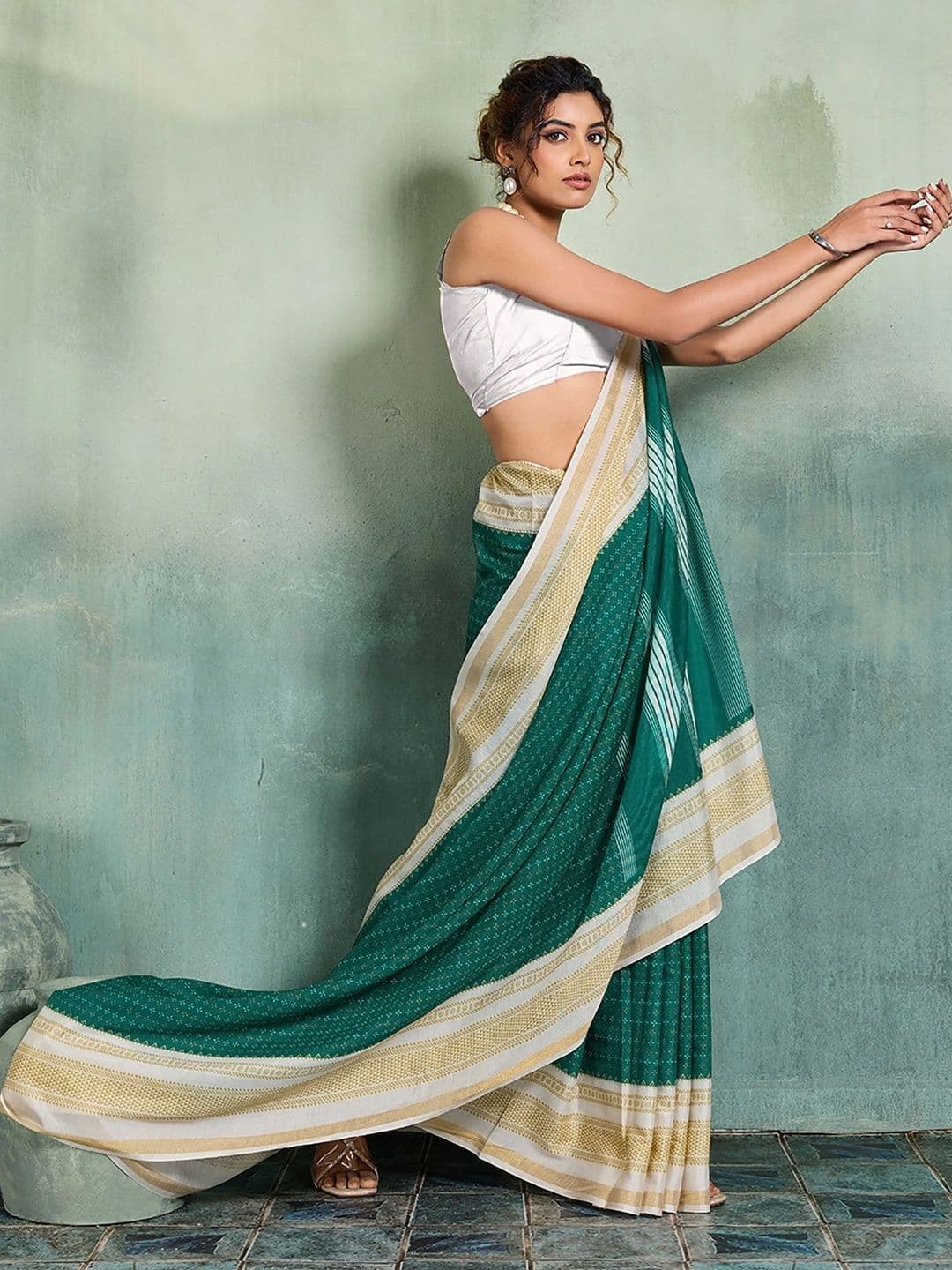 KALINI Designer Block Print Saree thumbnail 2