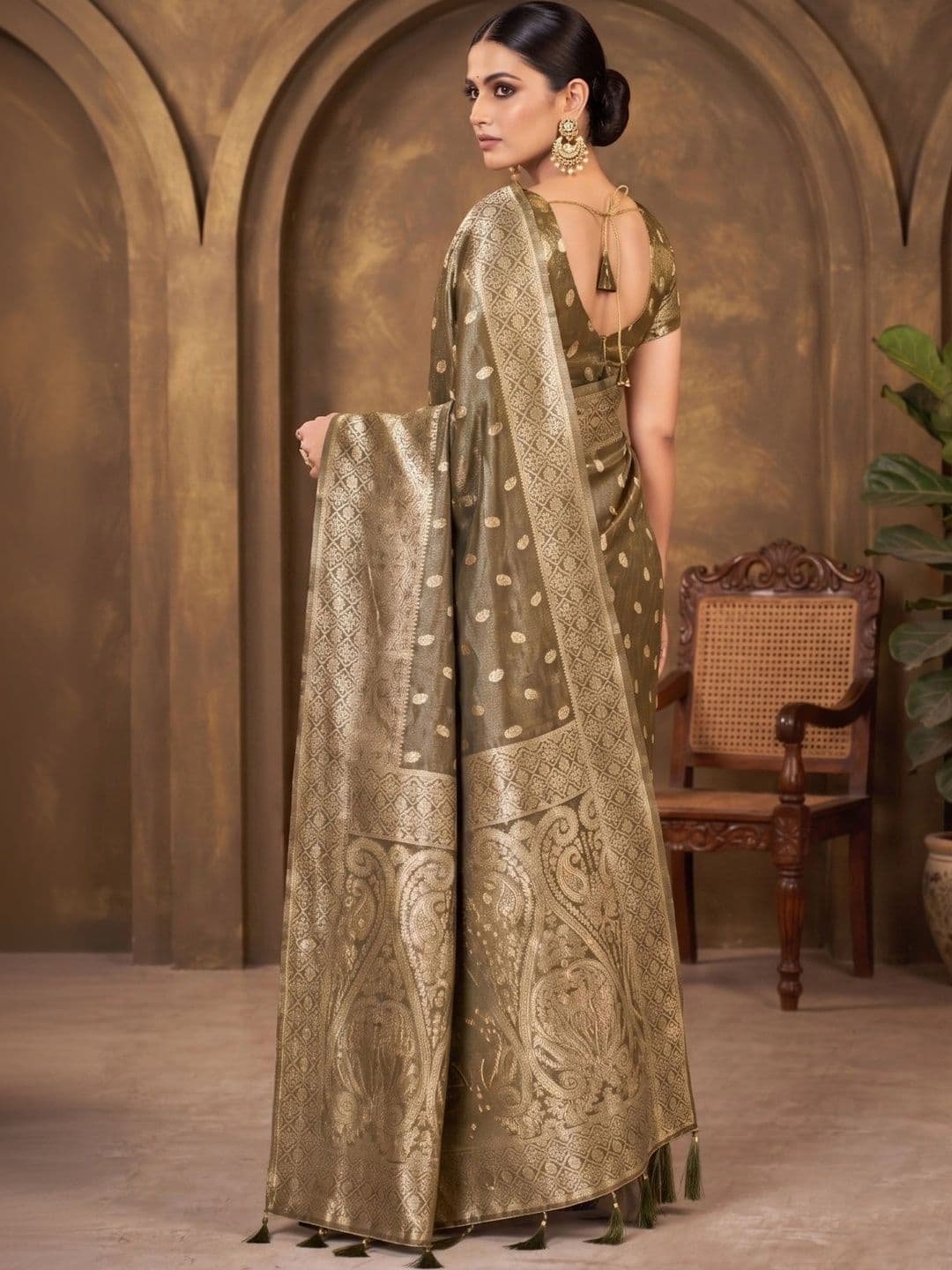 MONJOLIKA FASHION Woven Design Zari Silk Blend Designer Bomkai silk Saree thumbnail 6