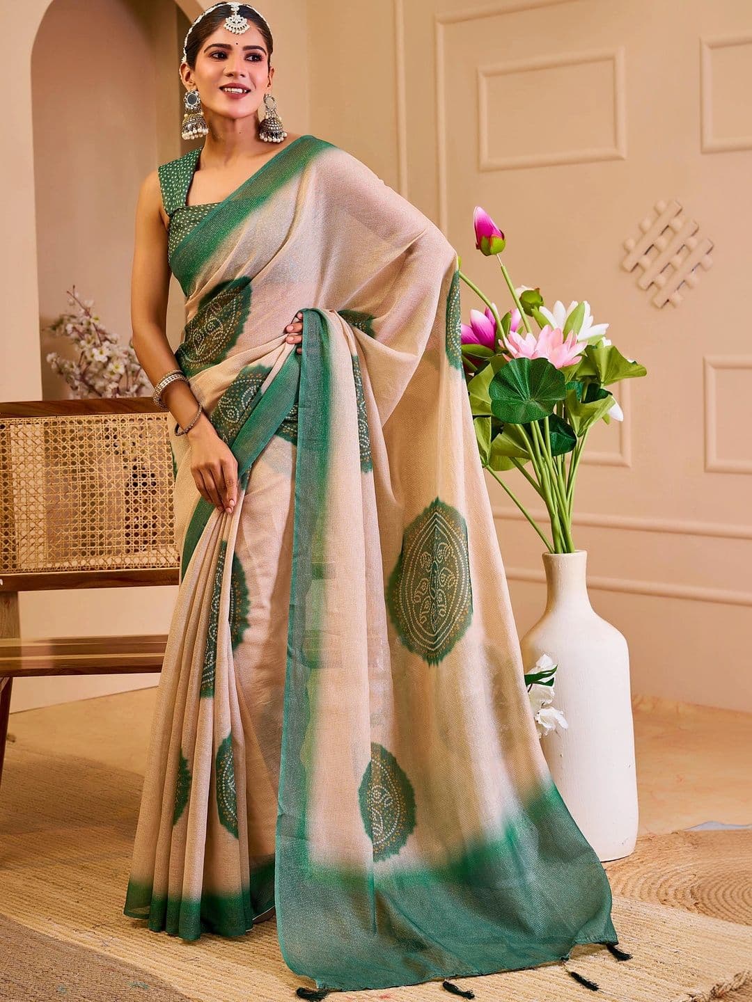 Maroosh Ethnic Motifs Printed Silk Cotton Handloom Saree thumbnail 4